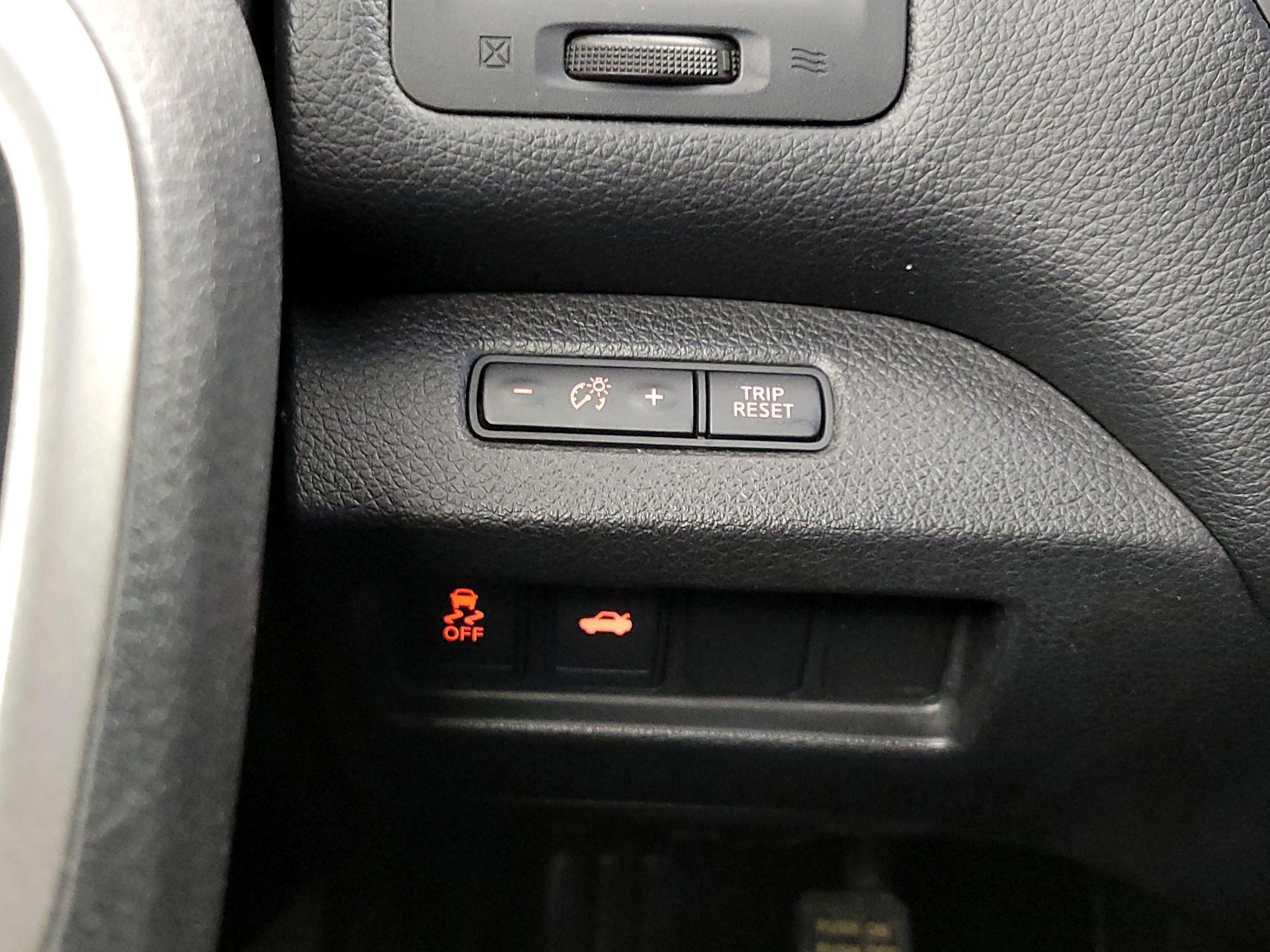 Thumbnail: 2014 Nissan Altima - 13