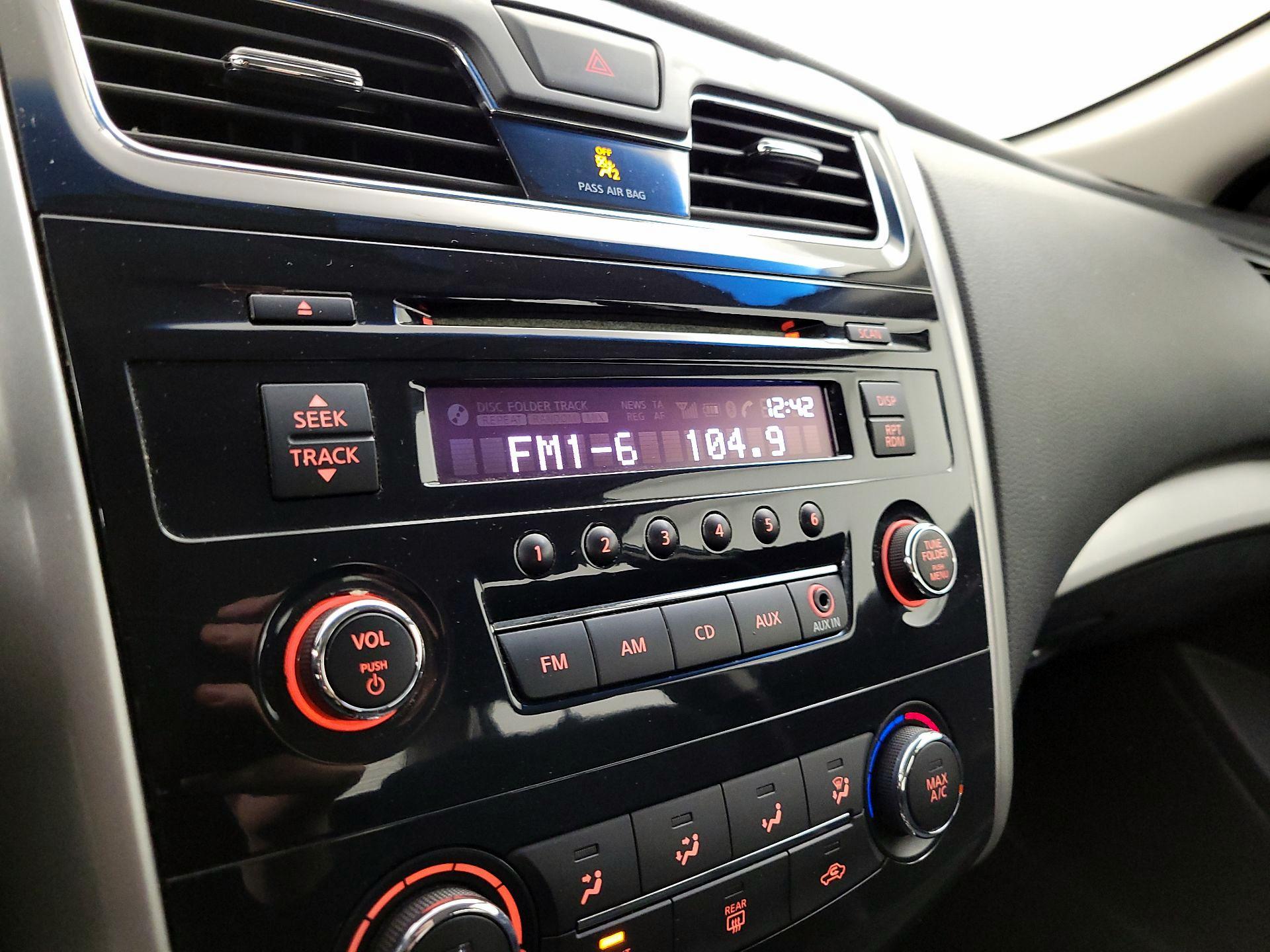 Thumbnail: 2014 Nissan Altima - 14