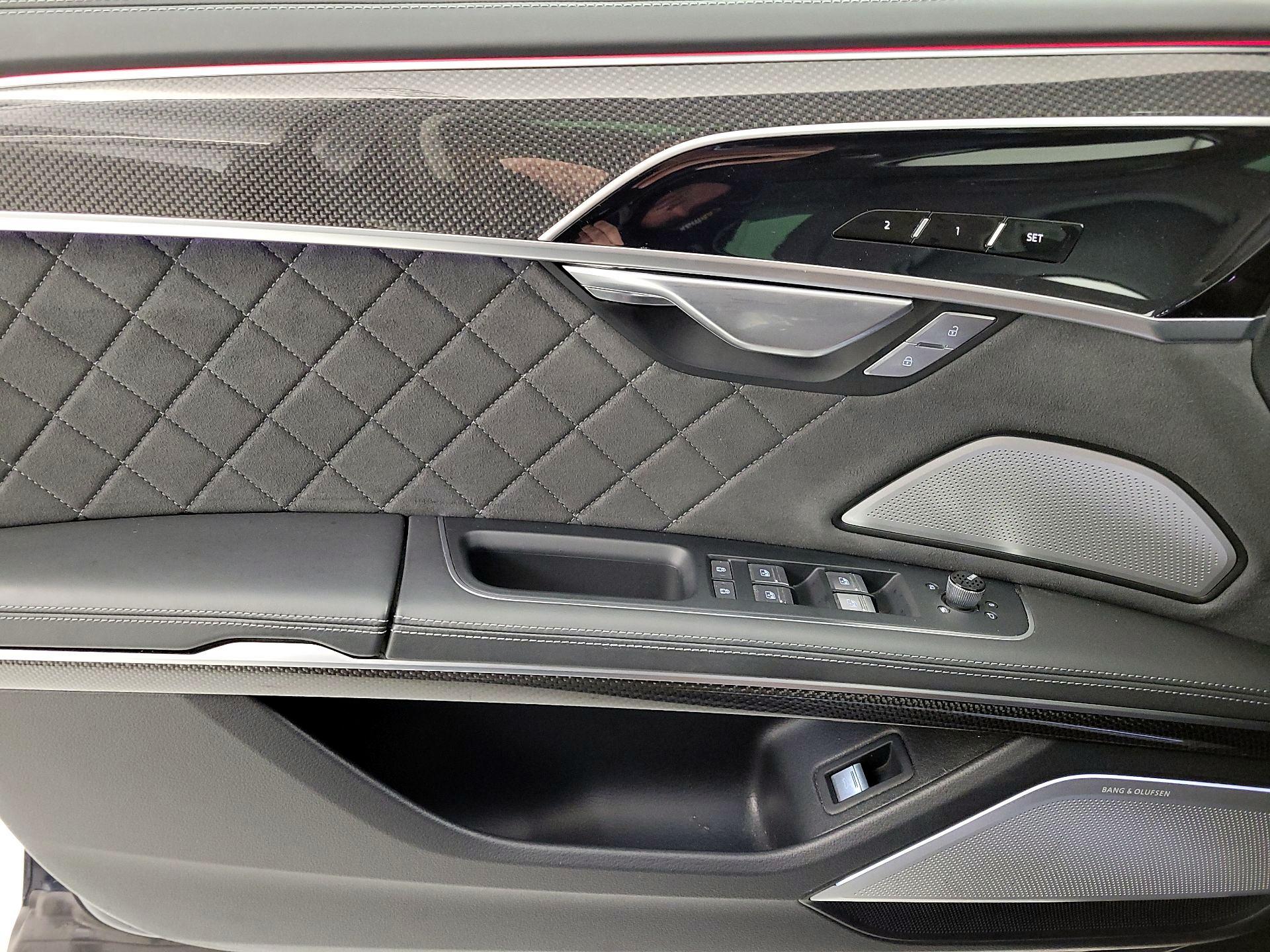 Thumbnail: 2023 Audi S8 - 12