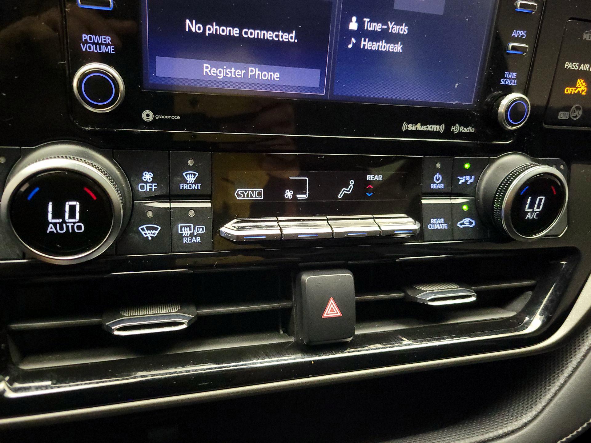 Thumbnail: 2020 Toyota Highlander - 16