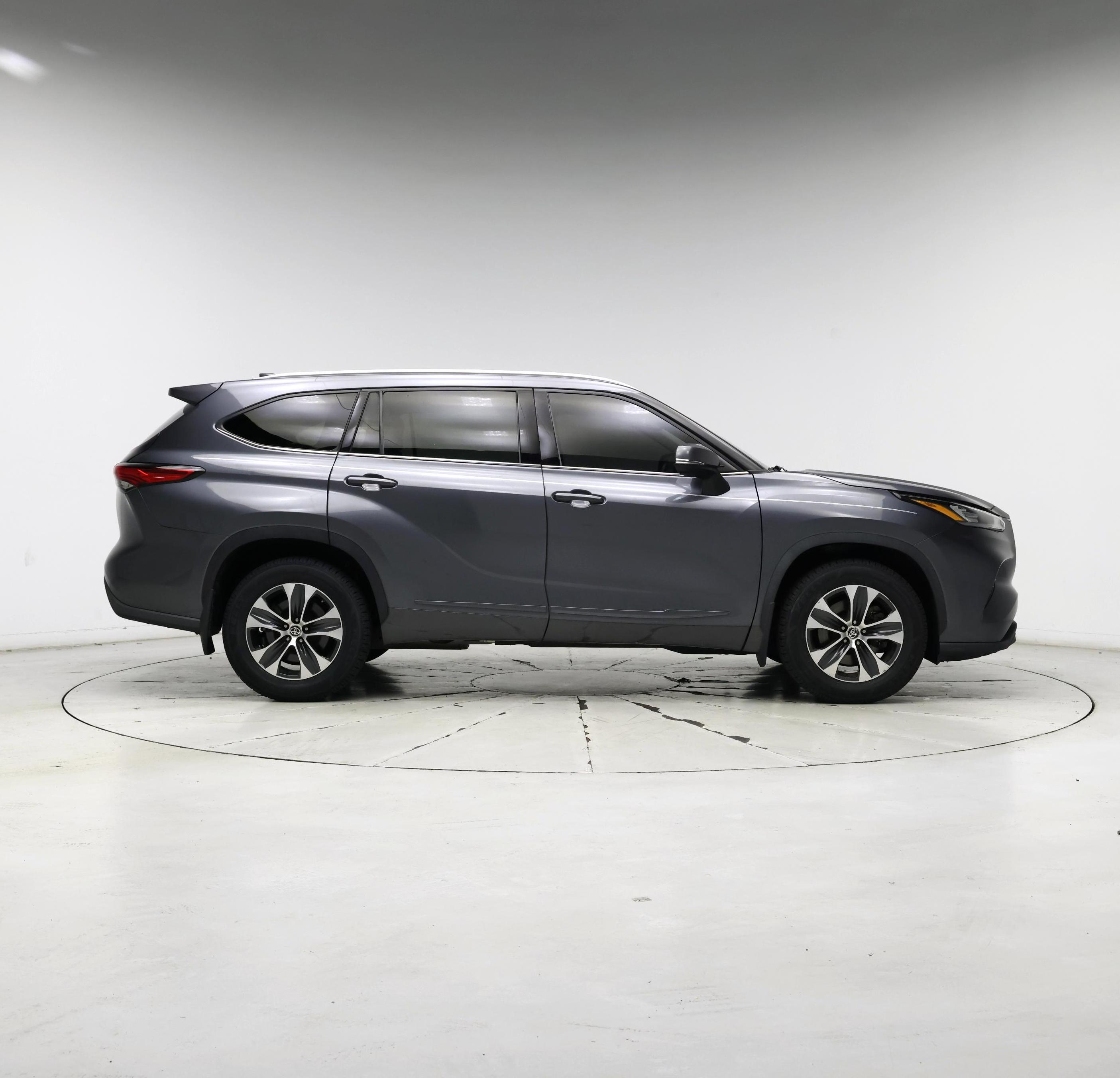 Thumbnail: 2020 Toyota Highlander - 7