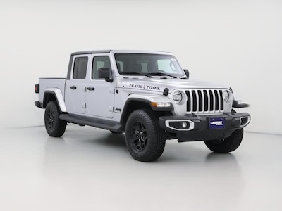 Silver 2022 Jeep Gladiator Sport