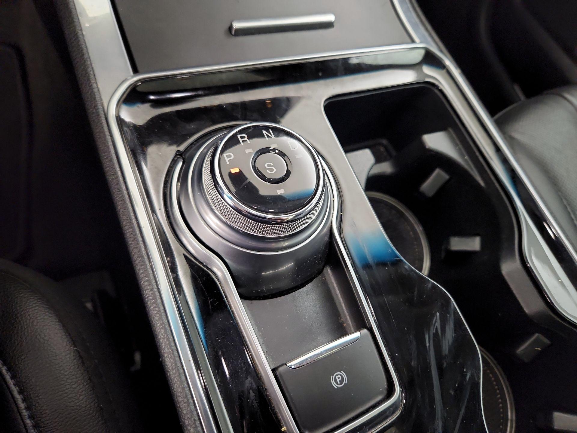 Thumbnail: 2020 Ford Edge - 18