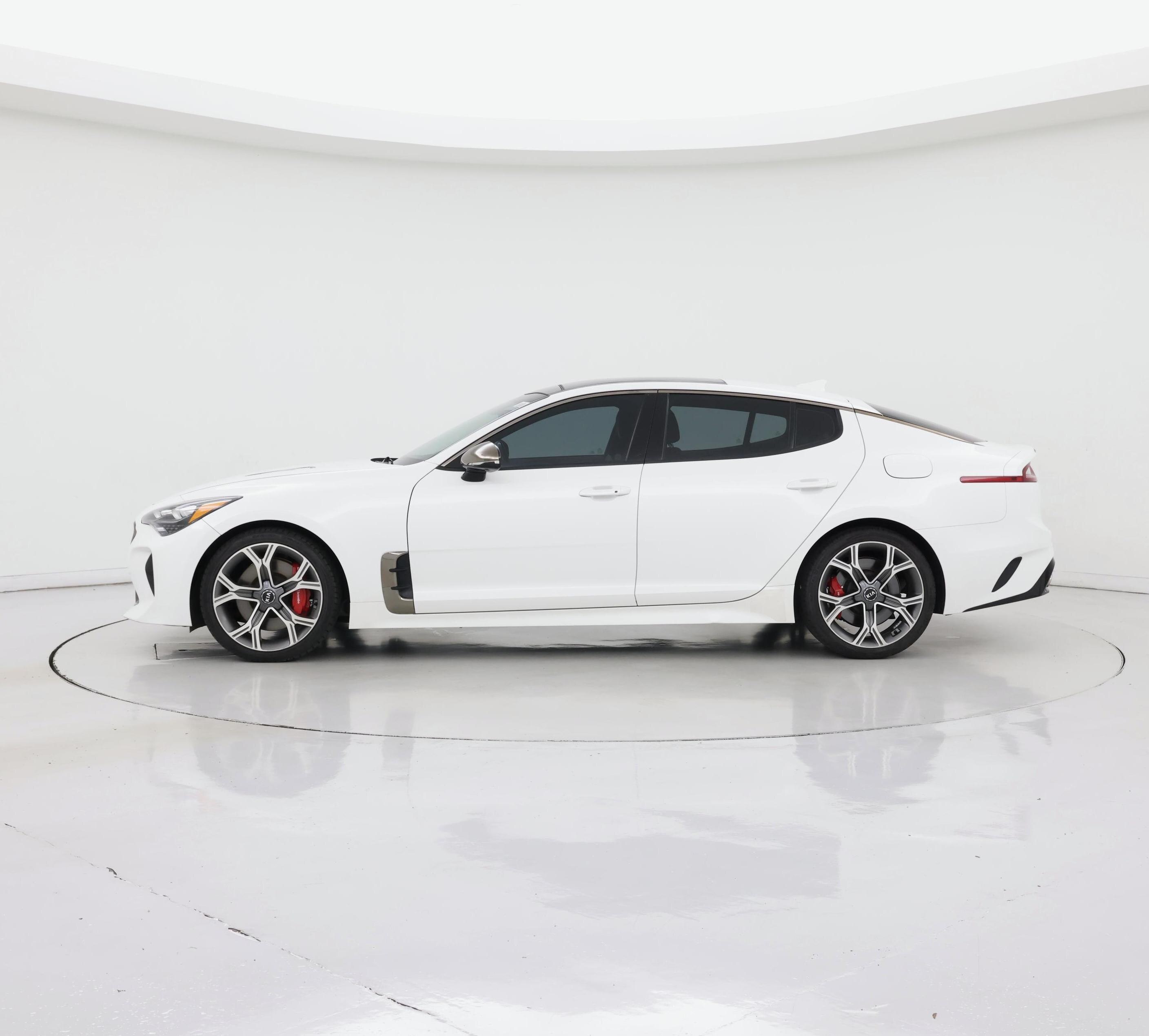 Thumbnail: 2019 Kia Stinger - 3