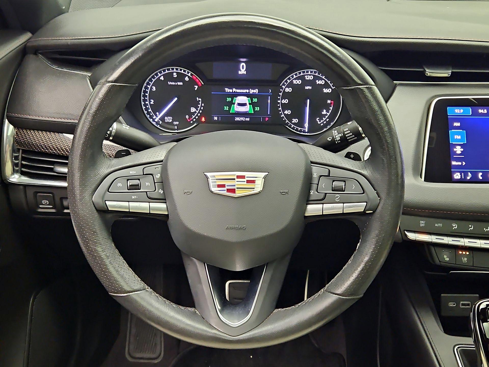 Thumbnail: 2023 Cadillac XT4 - 10