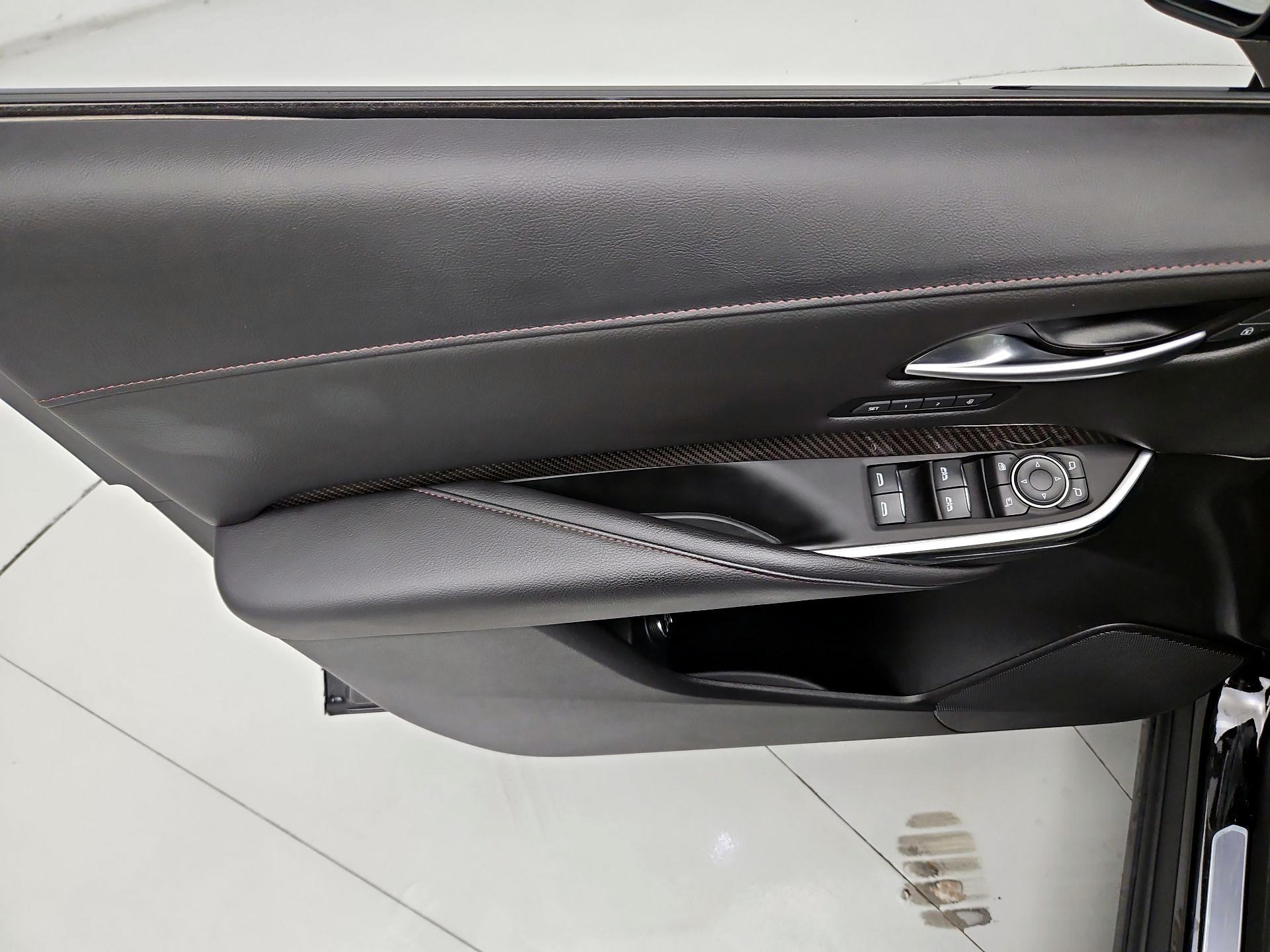 Thumbnail: 2023 Cadillac XT4 - 12