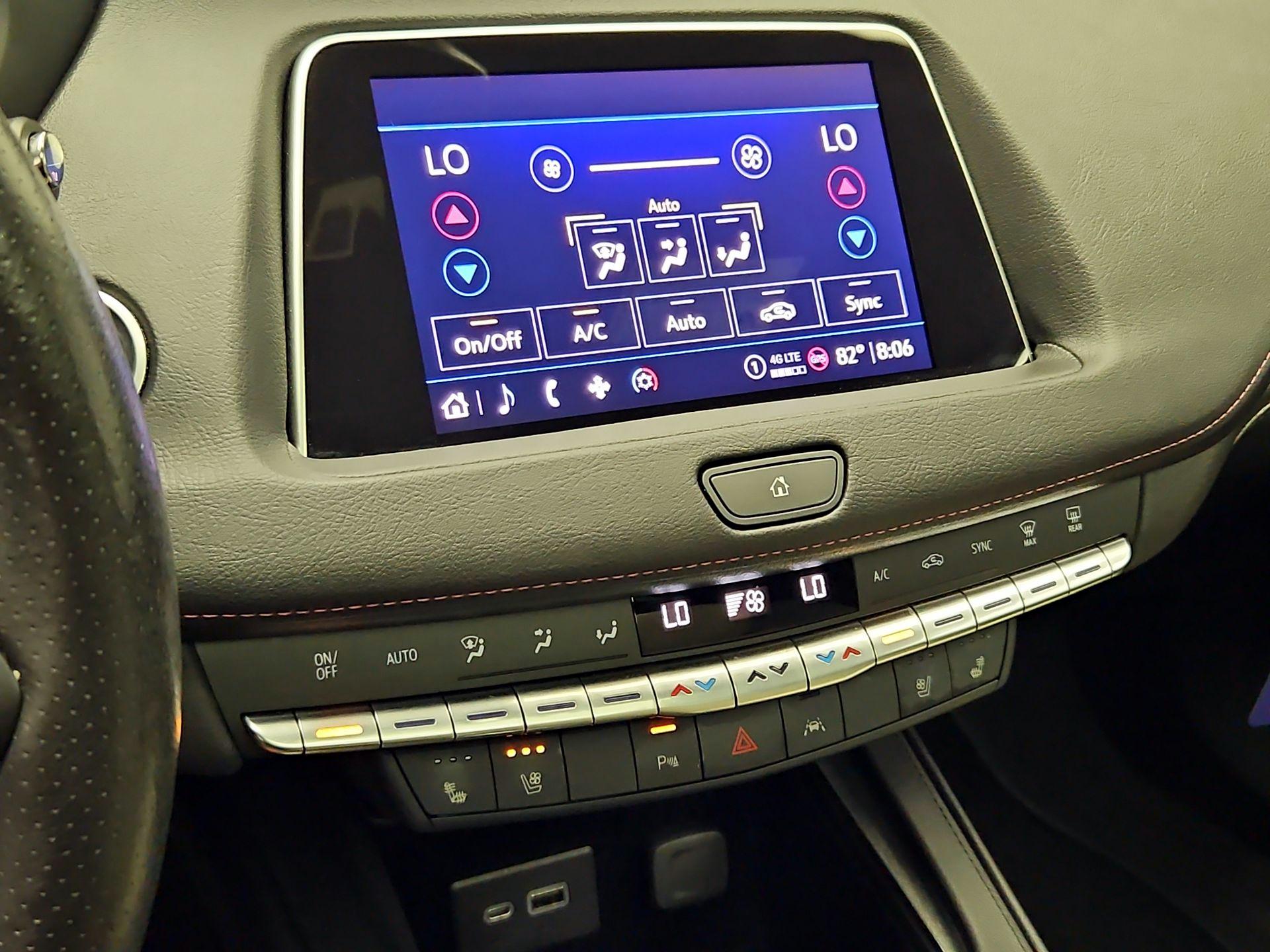 Thumbnail: 2023 Cadillac XT4 - 16