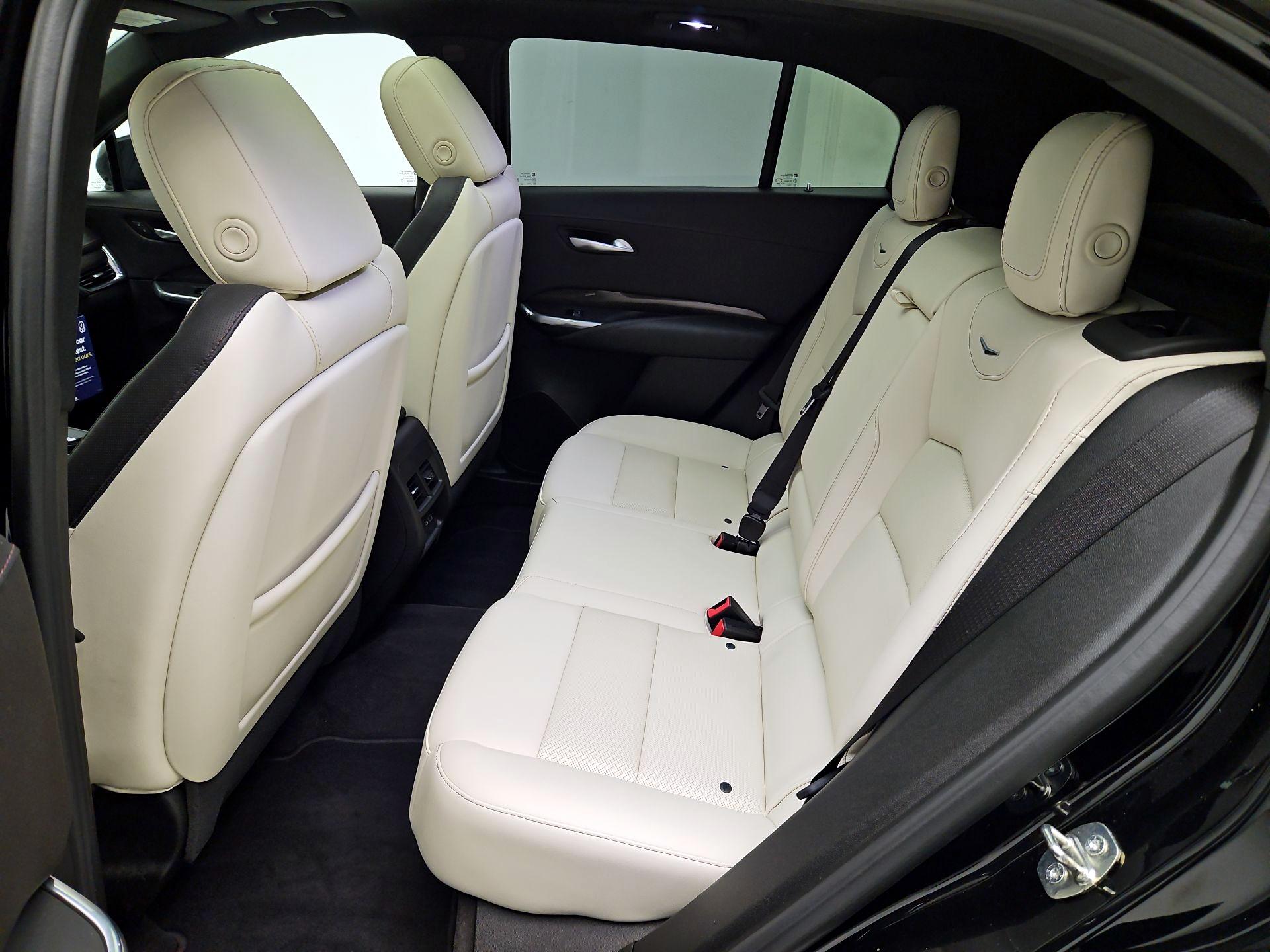 Thumbnail: 2023 Cadillac XT4 - 20
