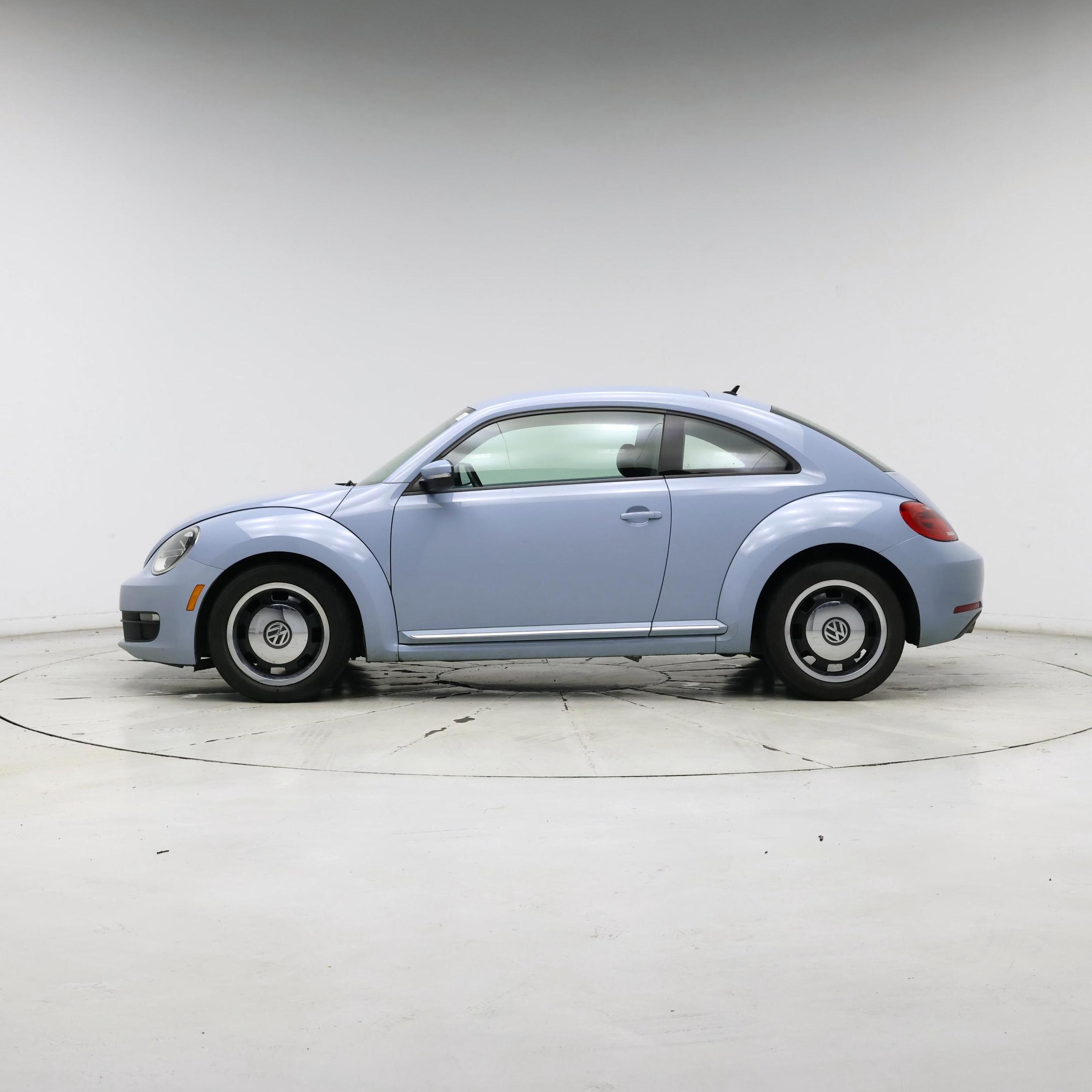 Thumbnail: 2013 Volkswagen Beetle - 3