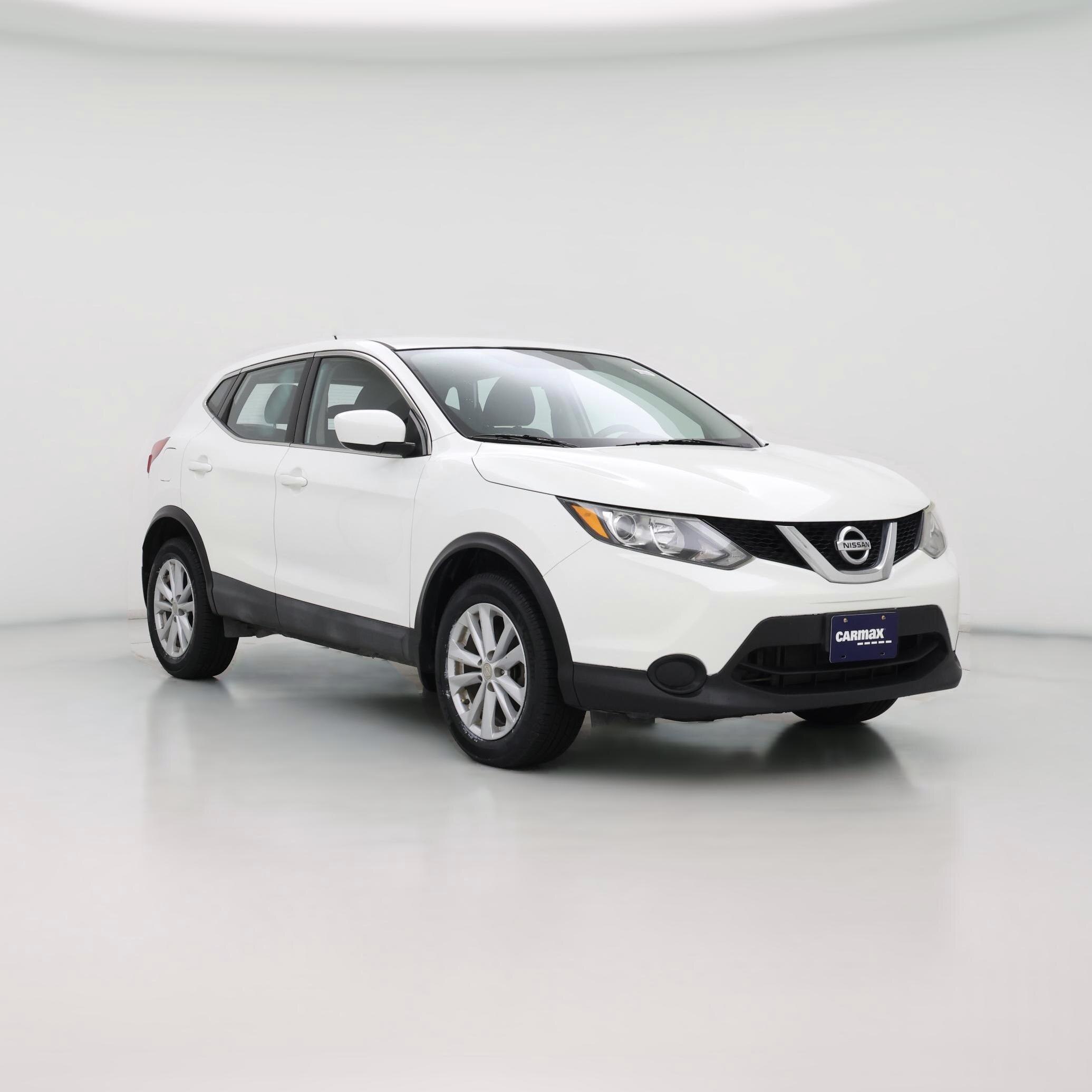 Thumbnail: 2017 Nissan Rogue Sport - 1