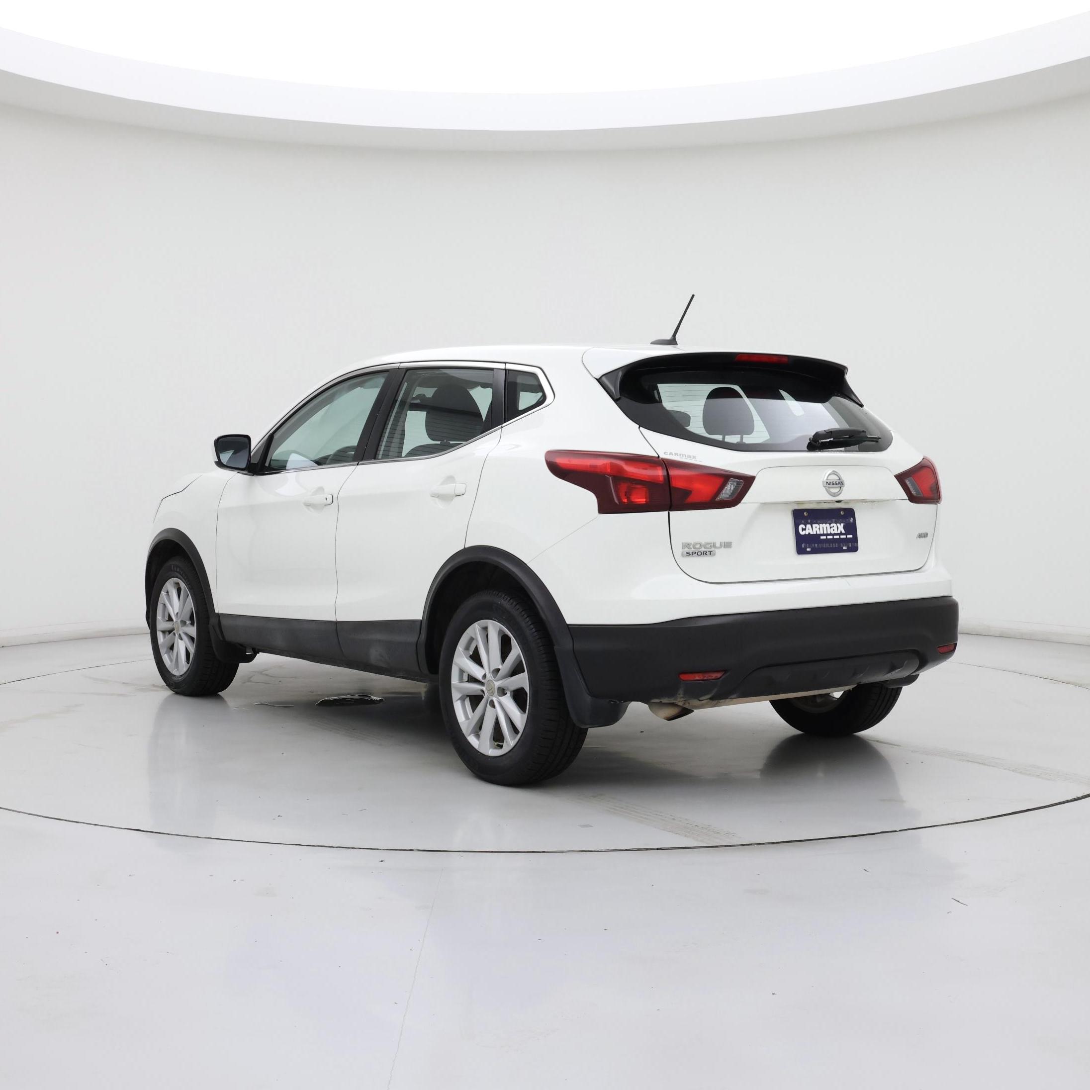 Thumbnail: 2017 Nissan Rogue Sport - 2