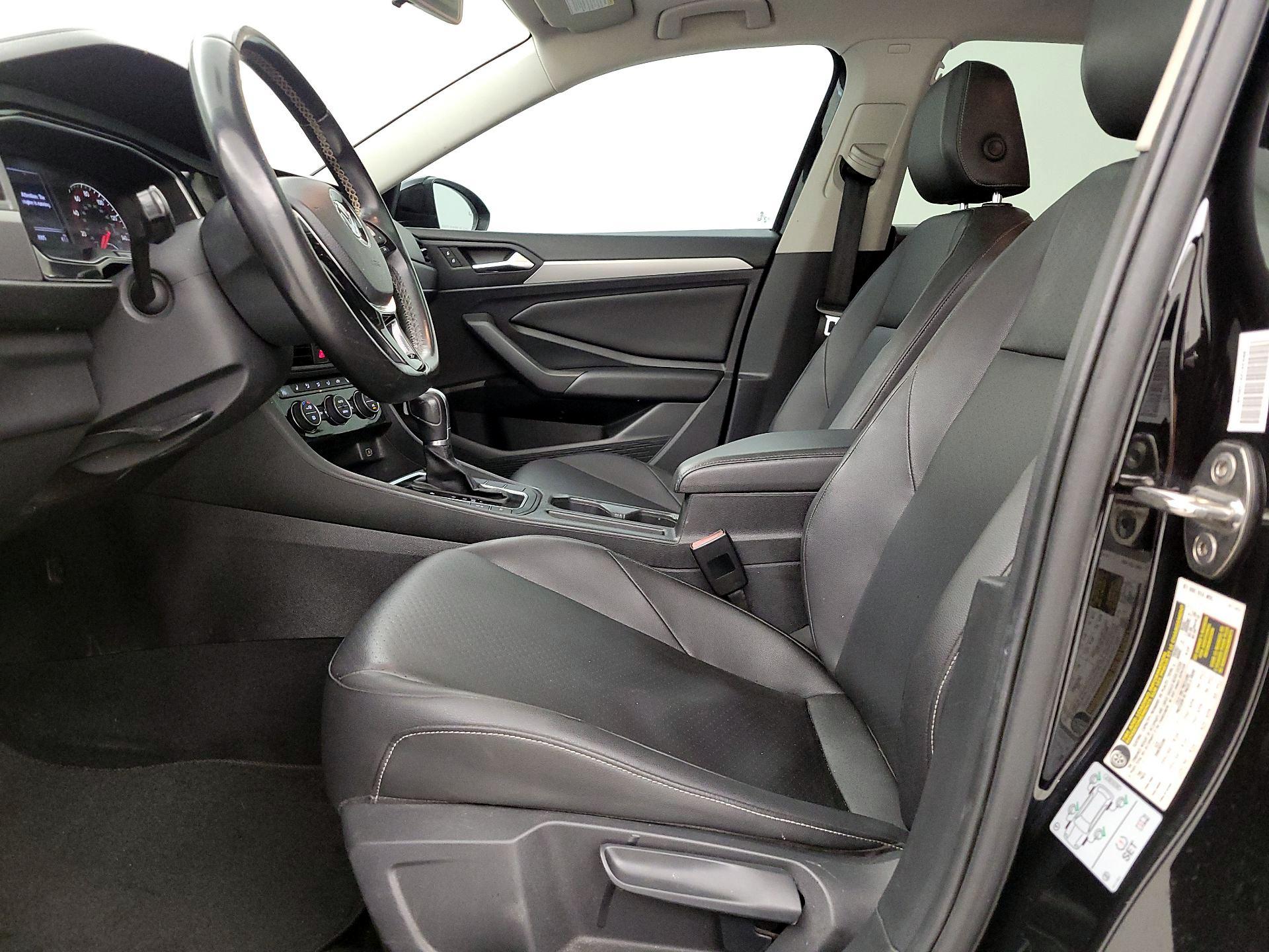 Thumbnail: 2019 Volkswagen Jetta - 11