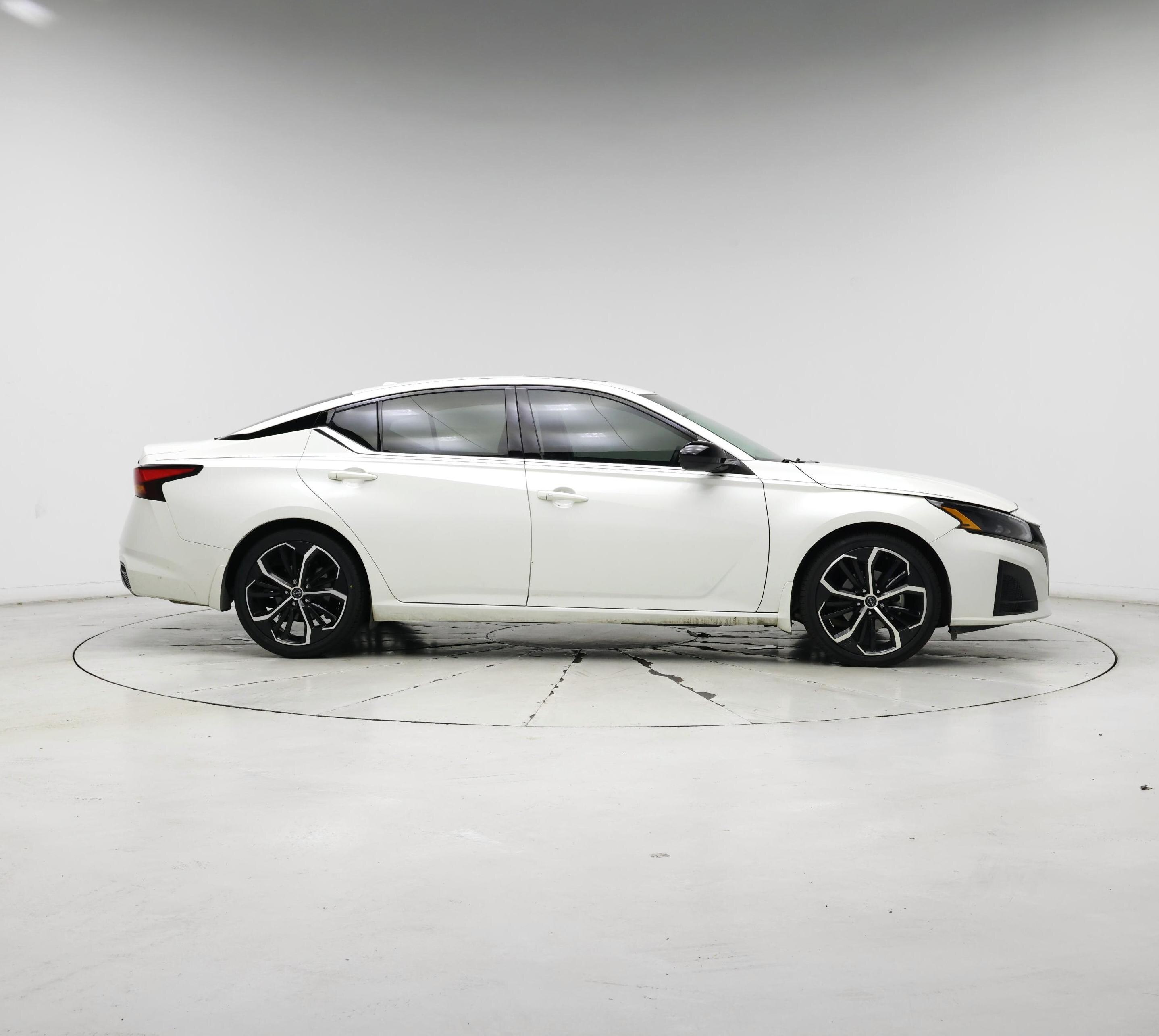 Thumbnail: 2023 Nissan Altima - 7