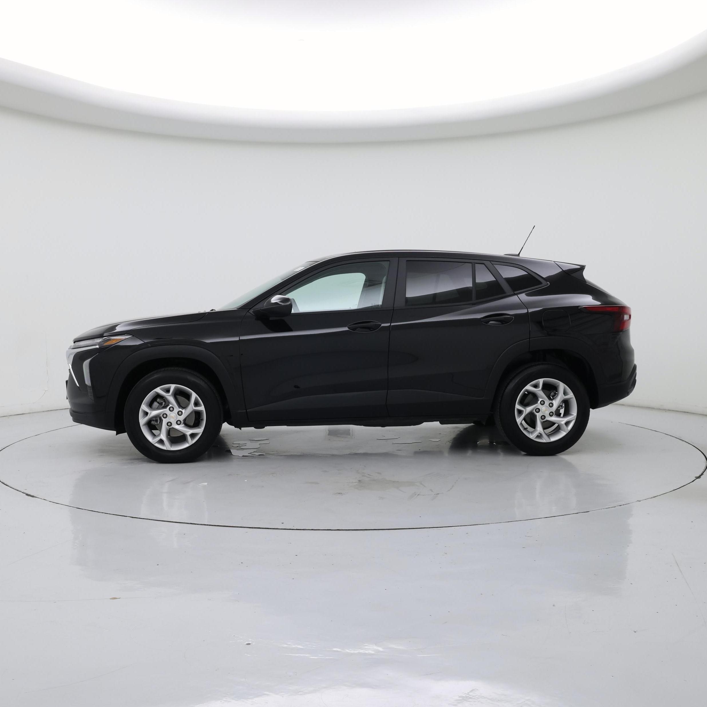 Thumbnail: 2024 Chevrolet Trax - 3