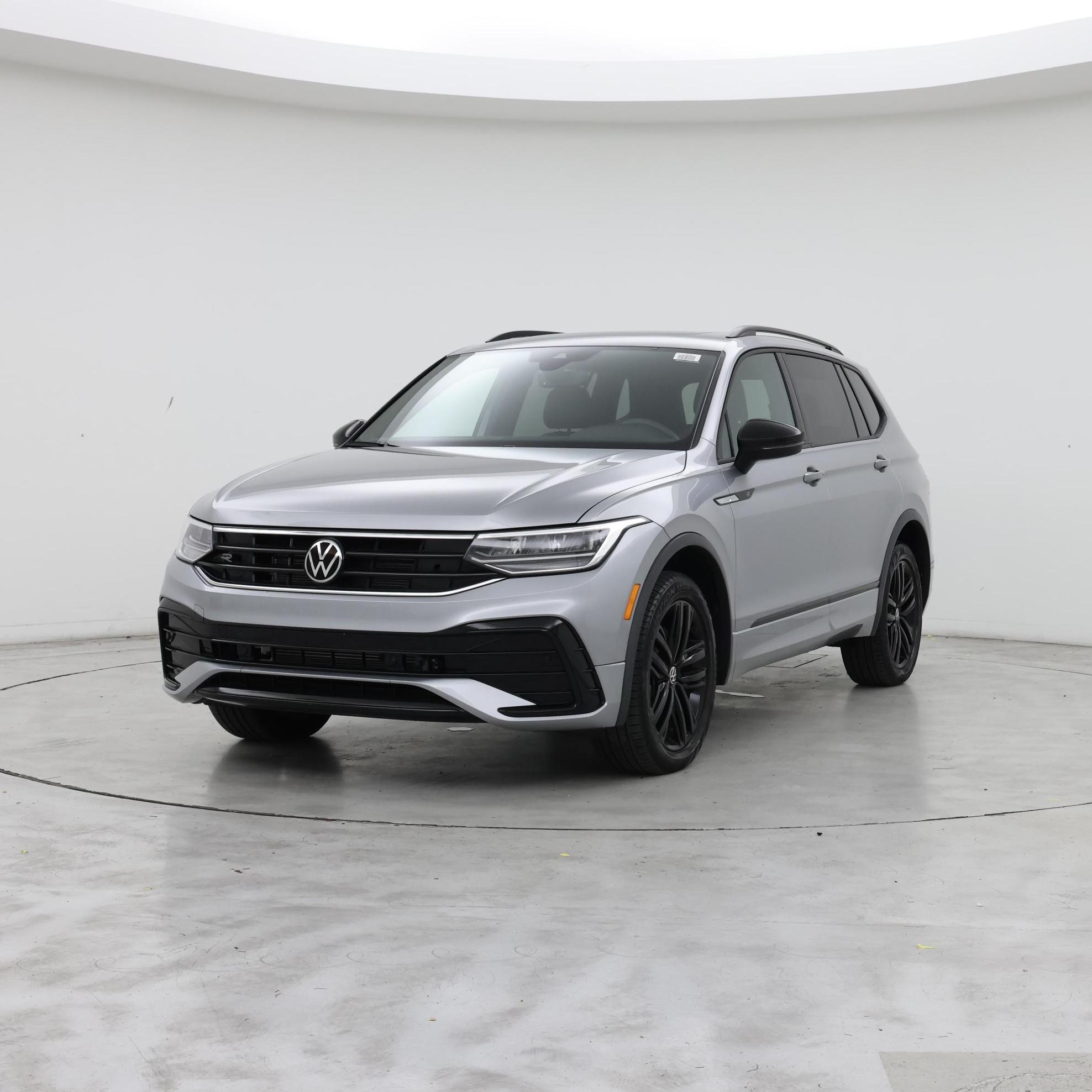 Thumbnail: 2022 Volkswagen Tiguan - 4