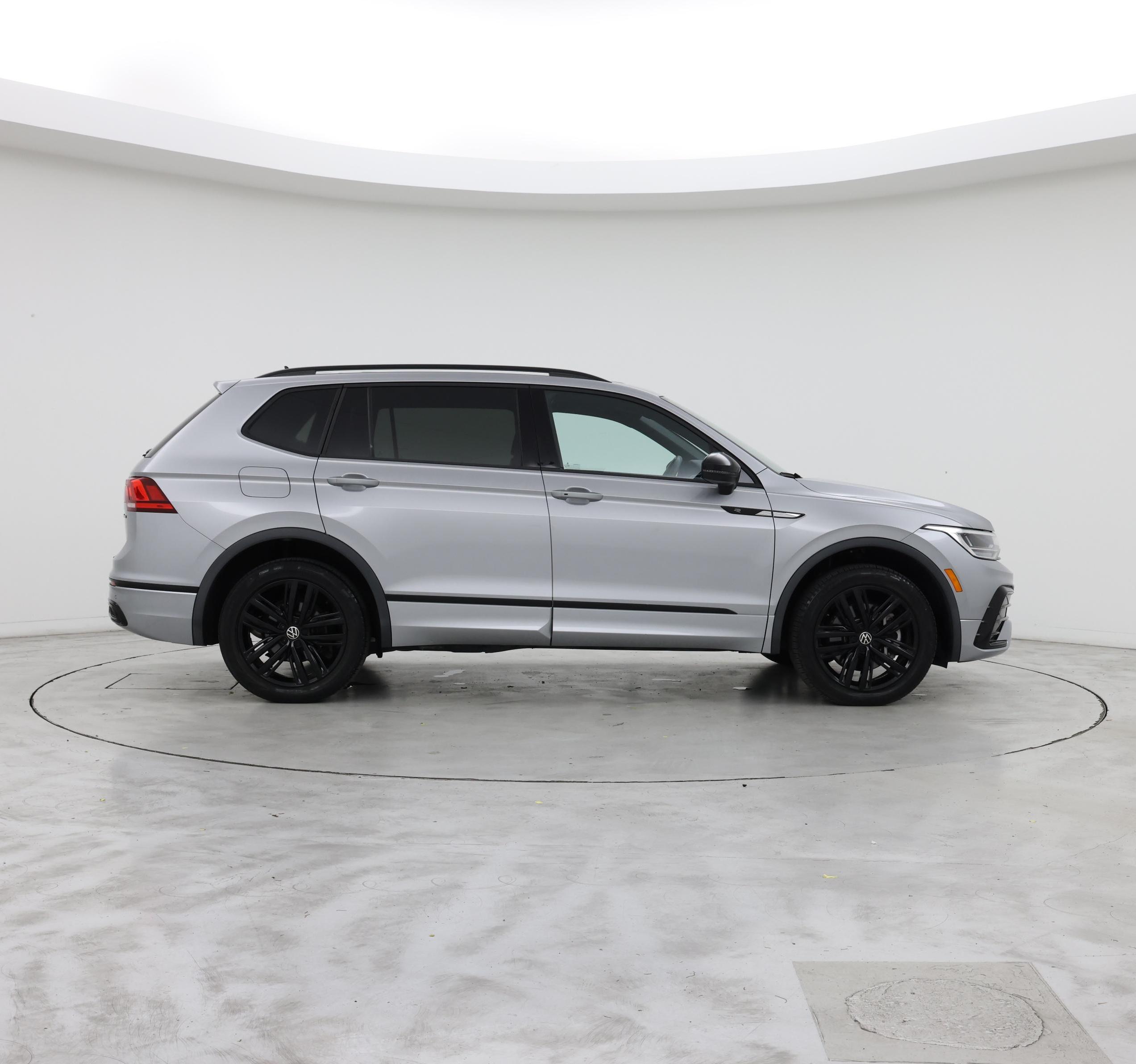 Thumbnail: 2022 Volkswagen Tiguan - 7