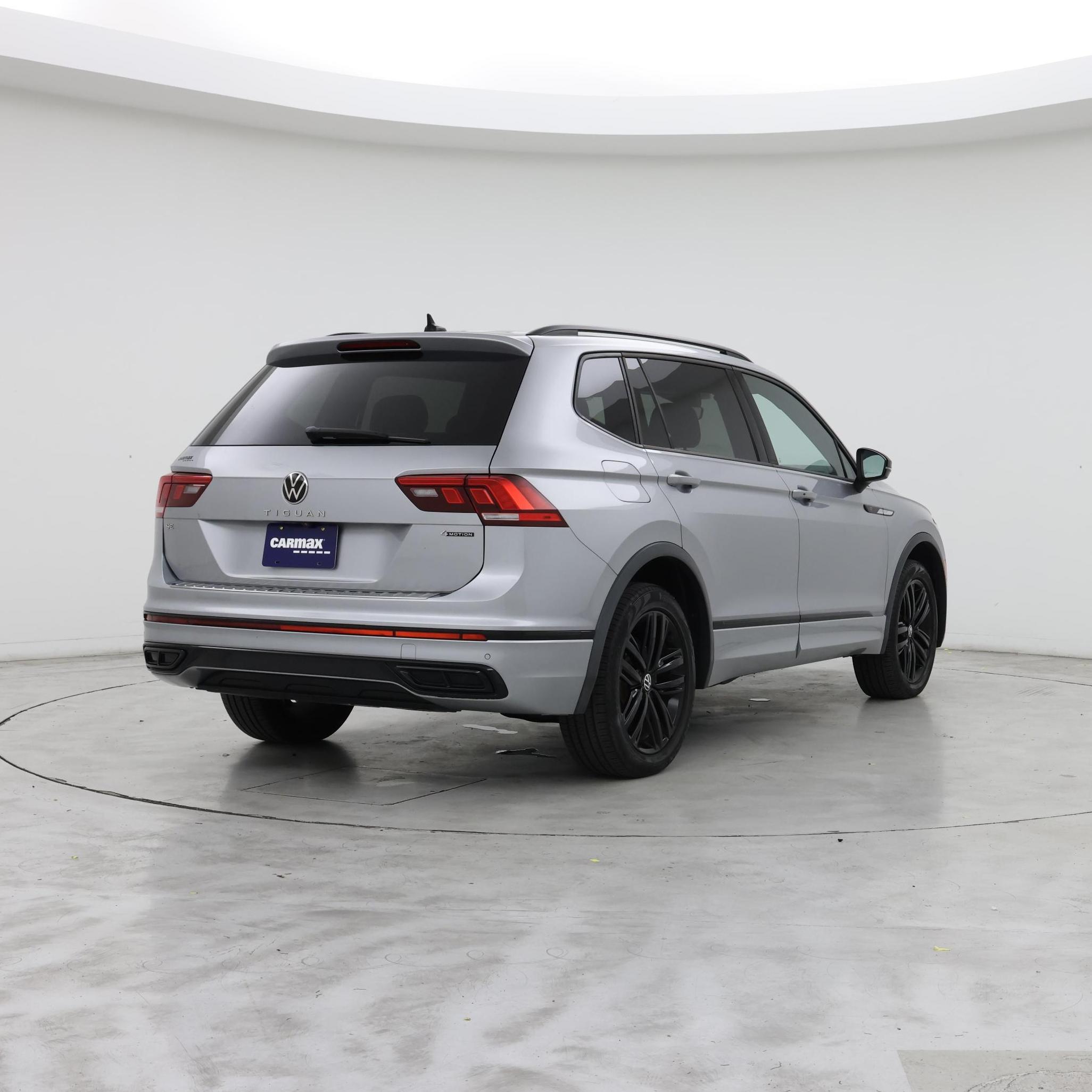 Thumbnail: 2022 Volkswagen Tiguan - 8