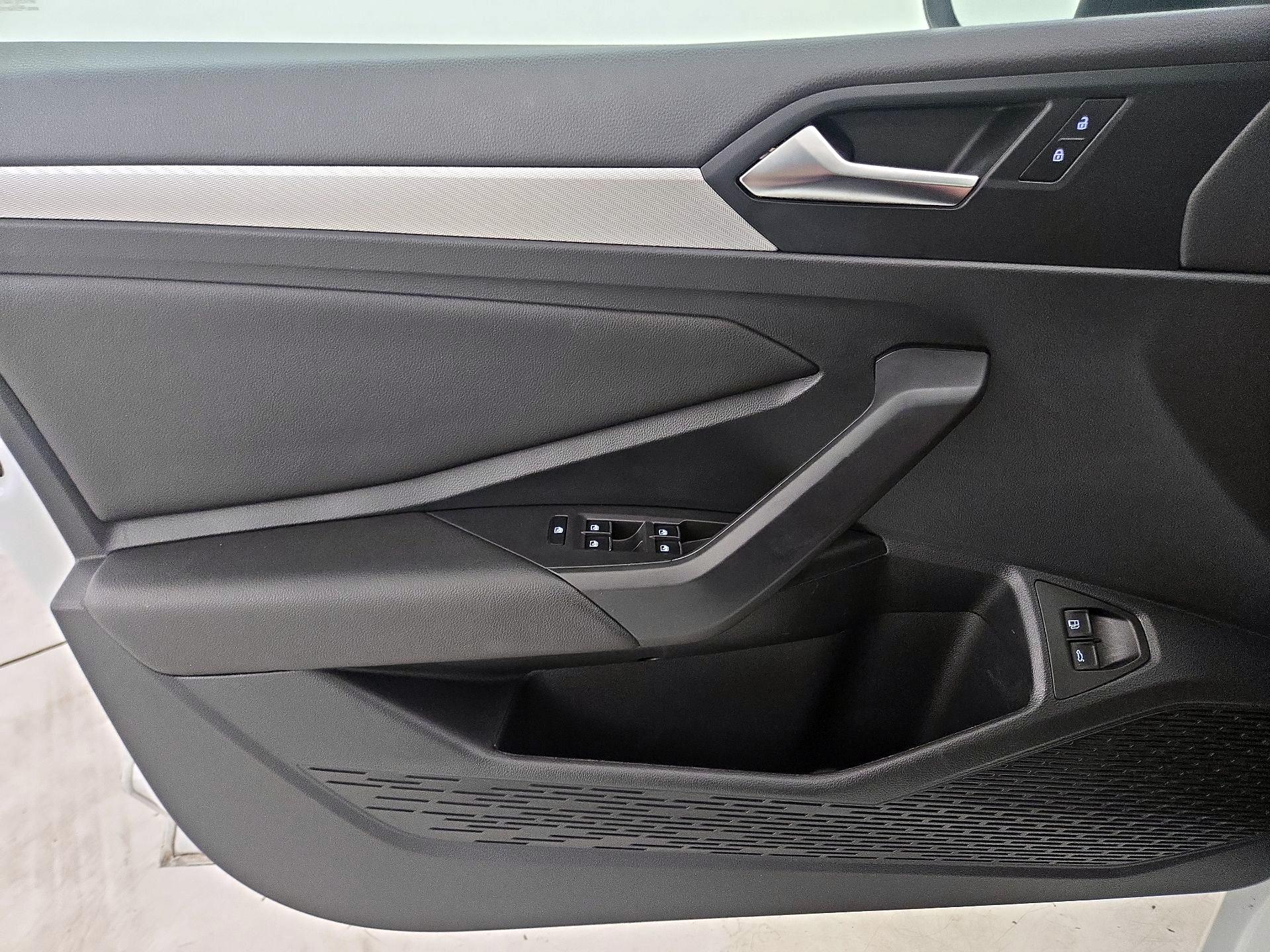 Thumbnail: 2021 Volkswagen Jetta - 12
