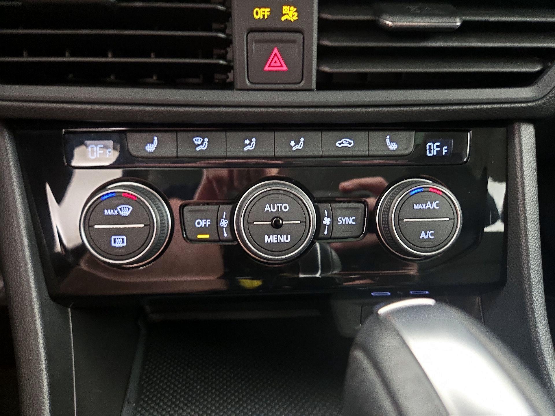 Thumbnail: 2021 Volkswagen Jetta - 16