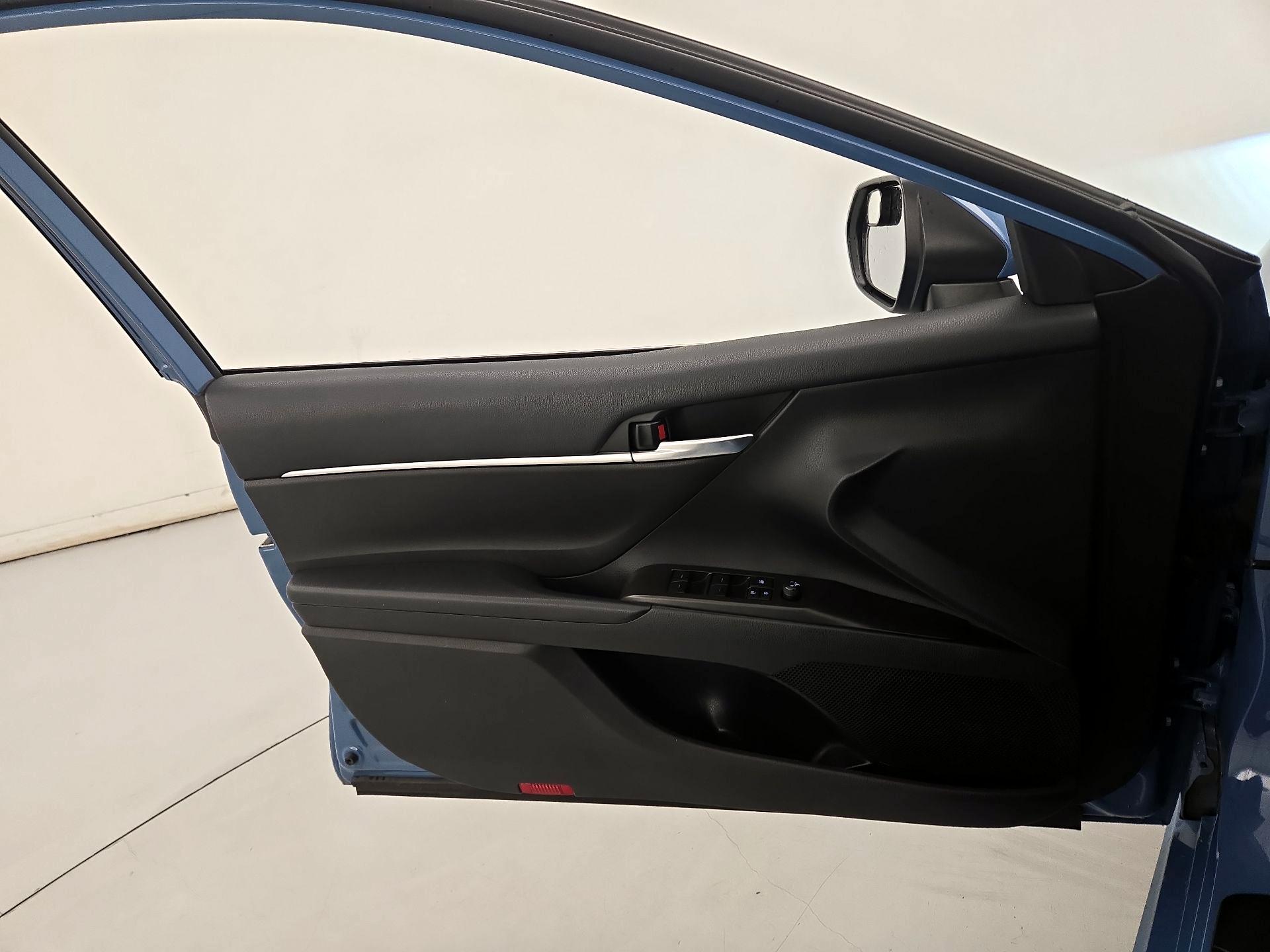 Thumbnail: 2023 Toyota Camry - 12