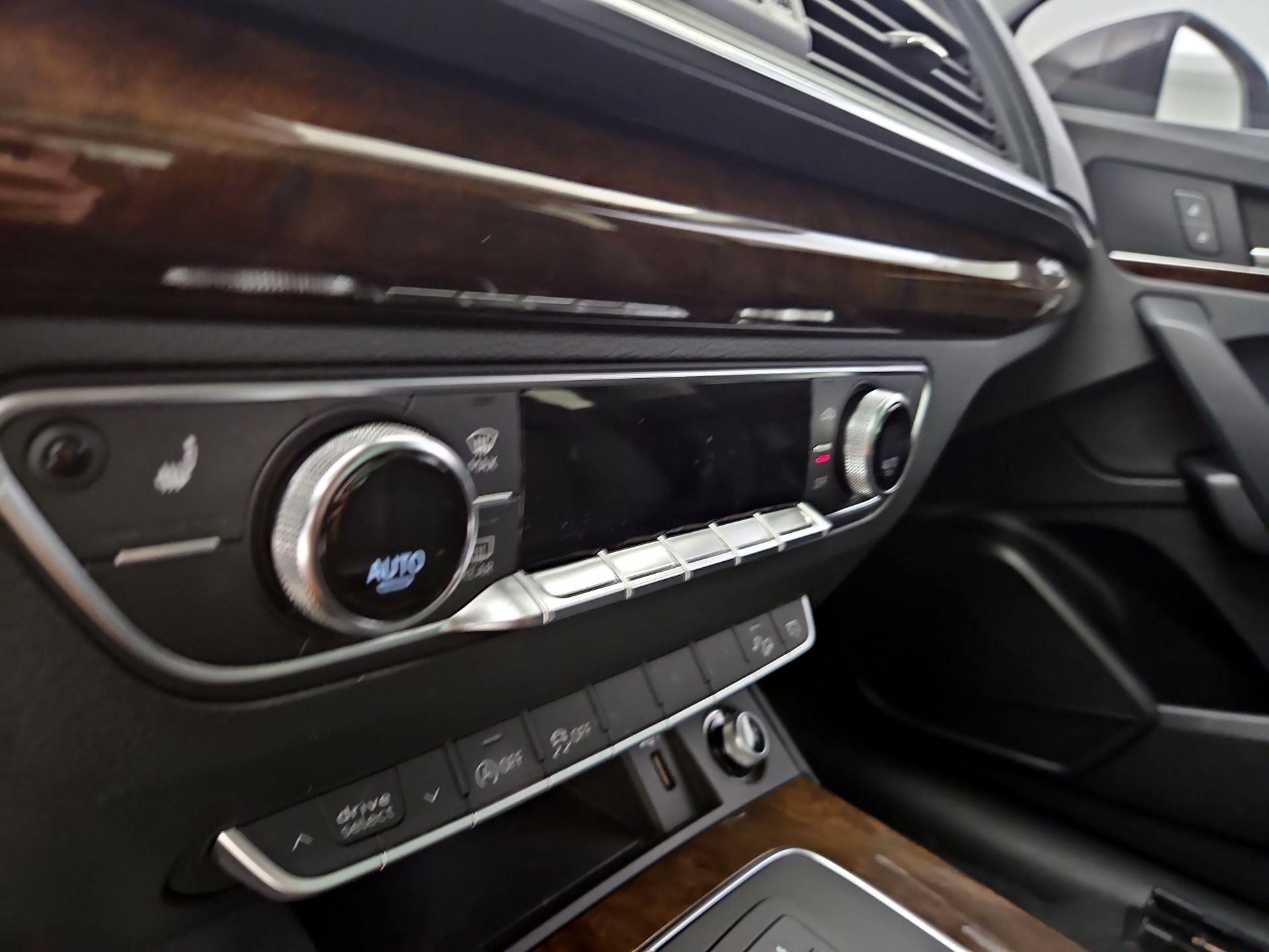 Thumbnail: 2019 Audi Q5 - 16