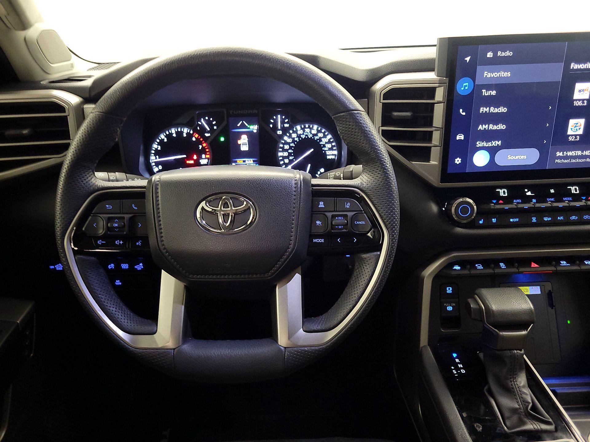 Thumbnail: 2022 Toyota Tundra - 10