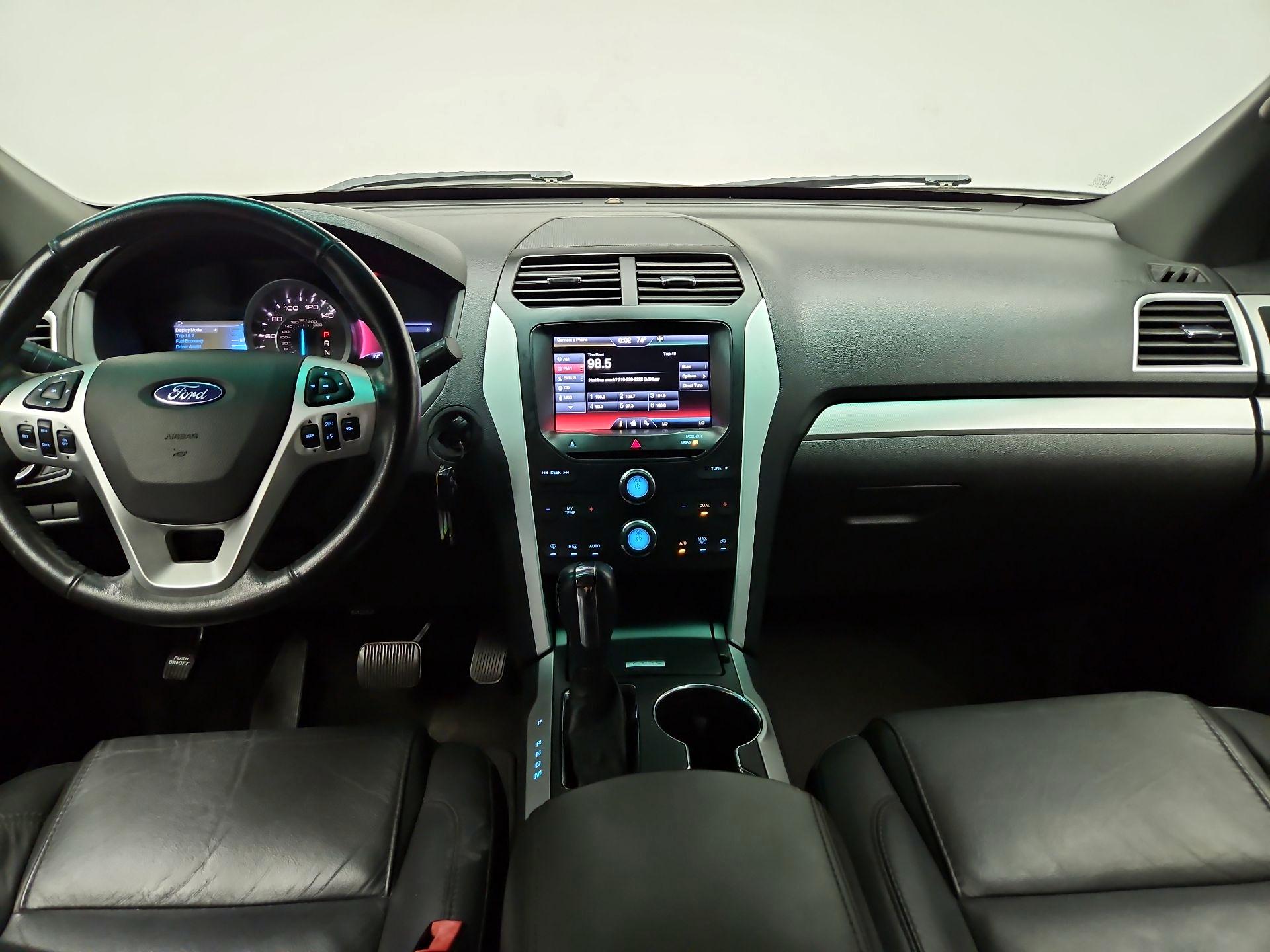 Thumbnail: 2015 Ford Explorer - 9