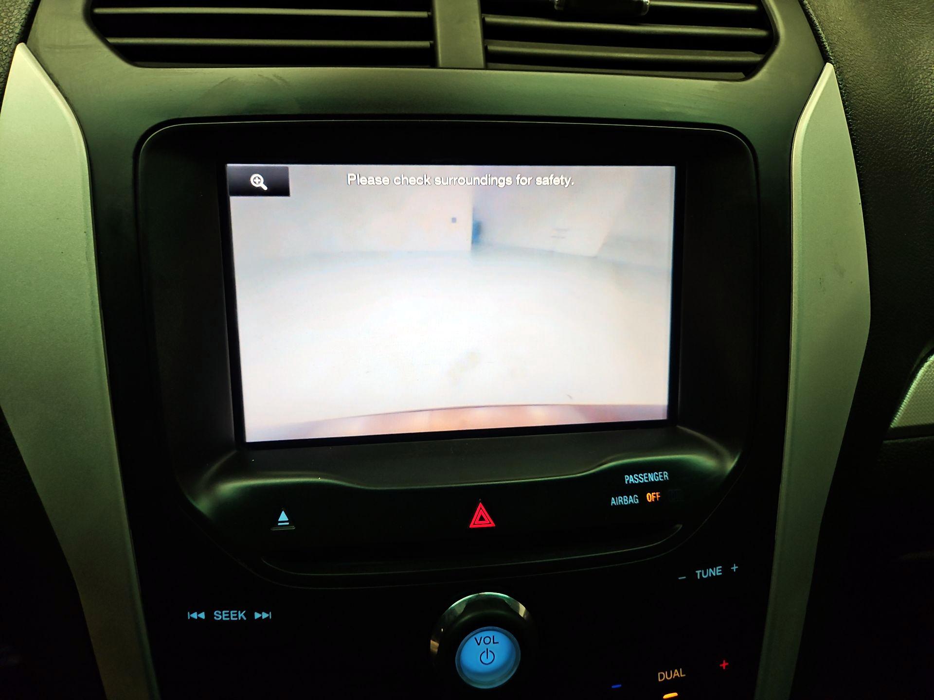 Thumbnail: 2015 Ford Explorer - 14