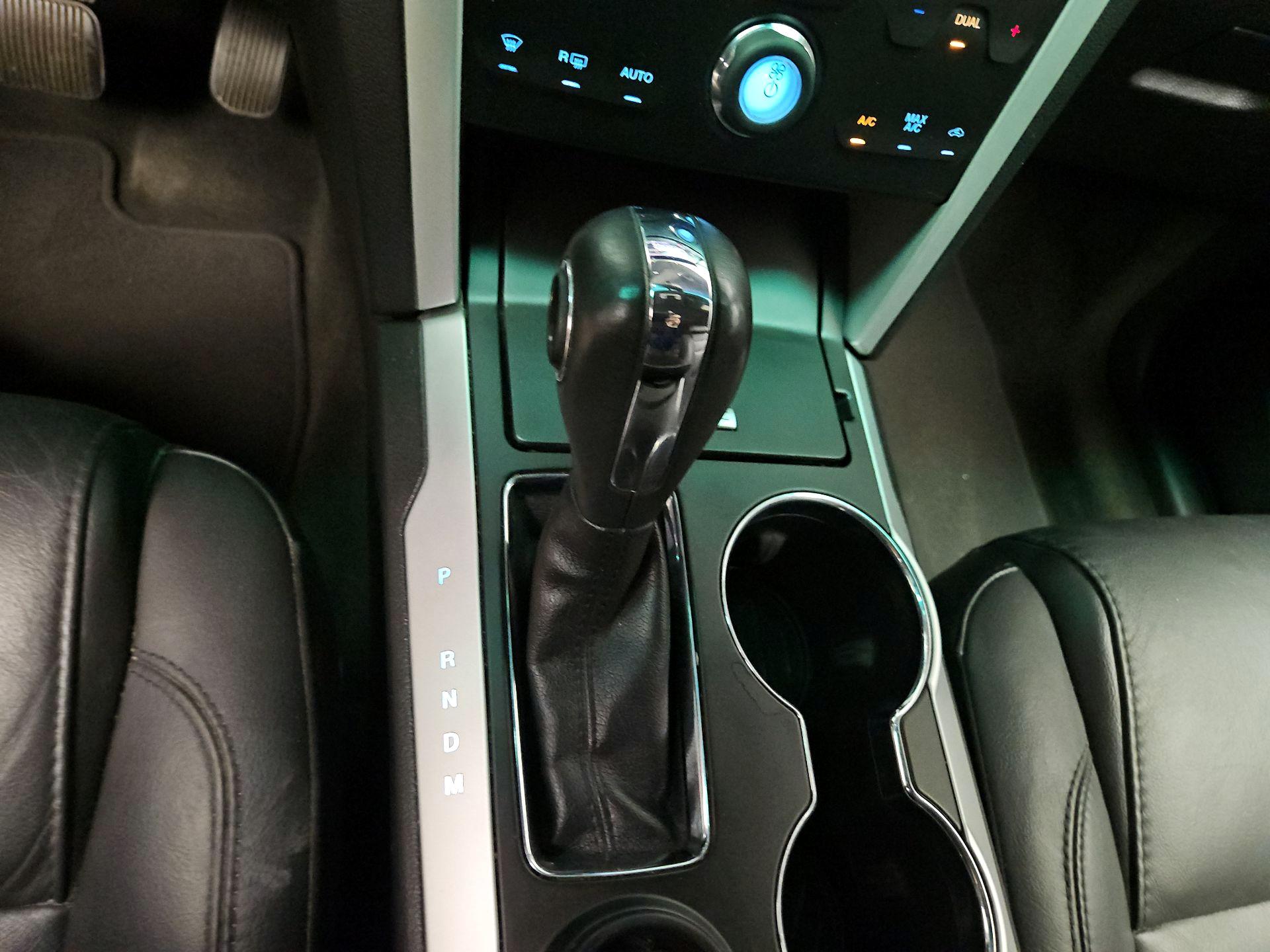 Thumbnail: 2015 Ford Explorer - 17