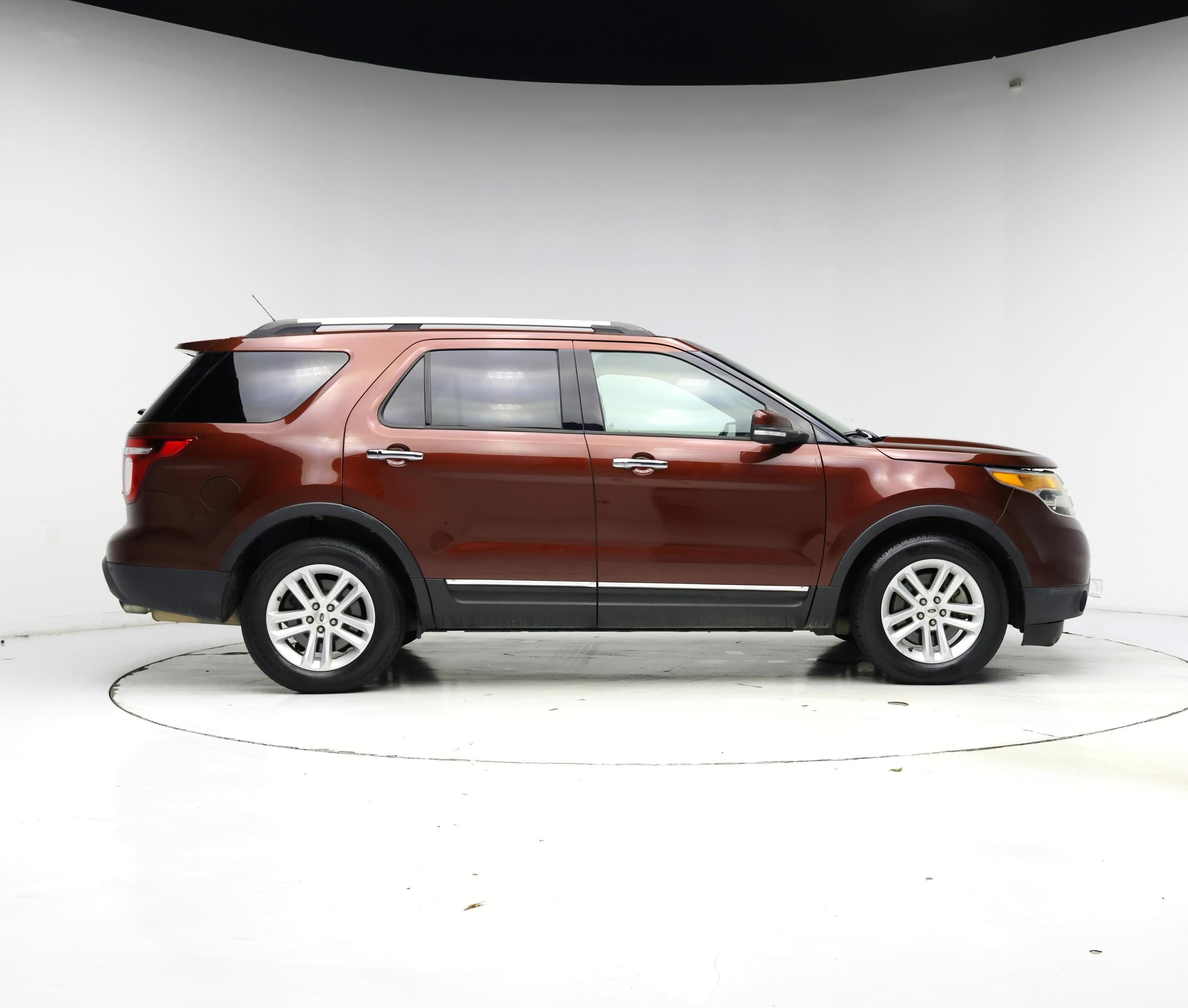 Thumbnail: 2015 Ford Explorer - 7