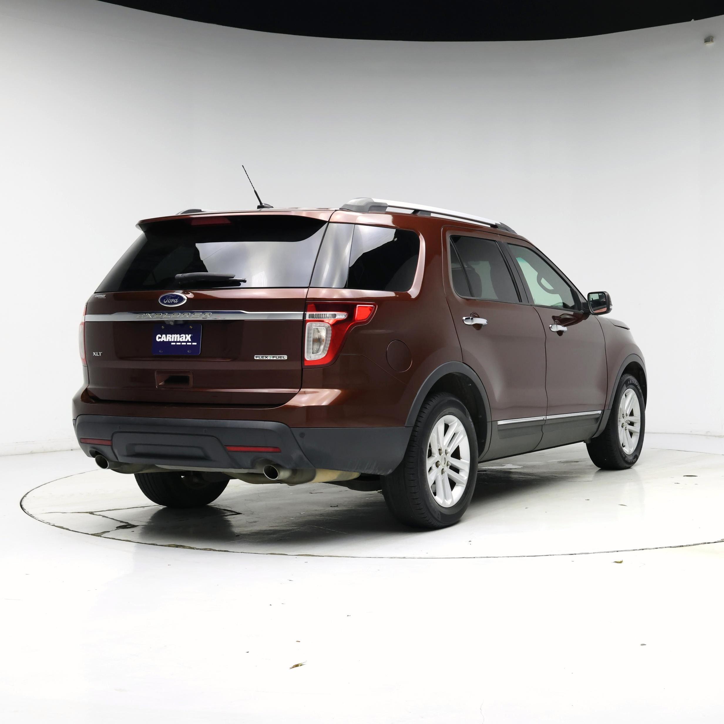 Thumbnail: 2015 Ford Explorer - 8