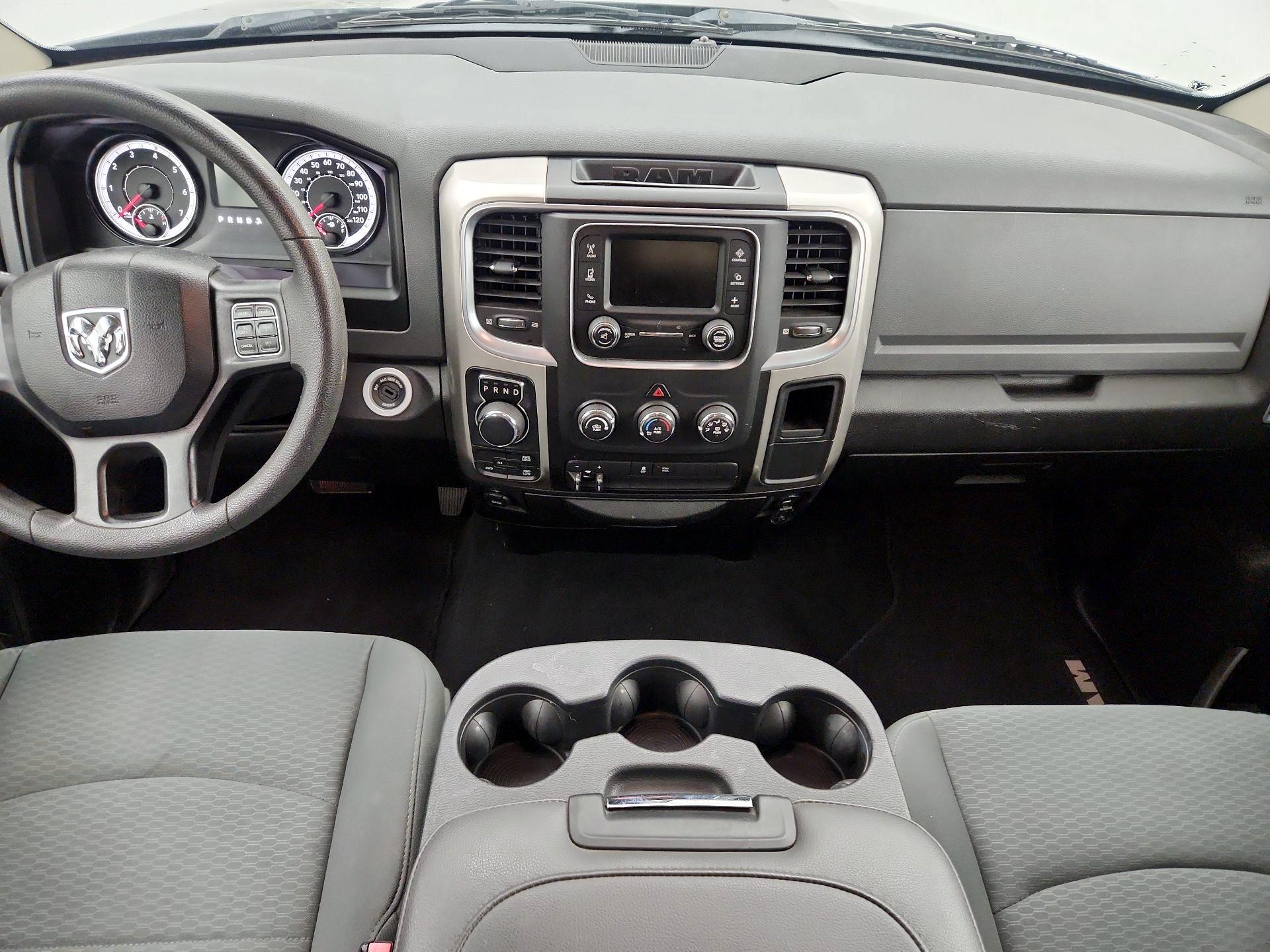 Thumbnail: 2019 RAM 1500 Classic - 9