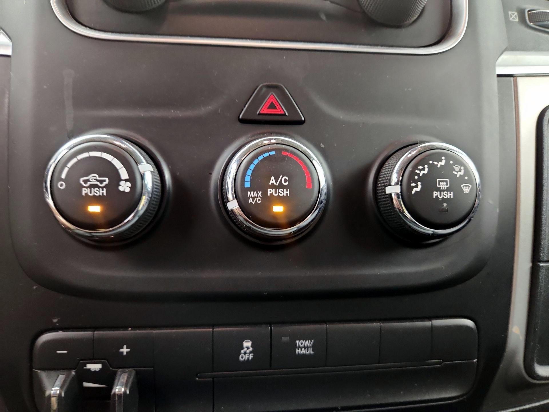 Thumbnail: 2019 RAM 1500 Classic - 16