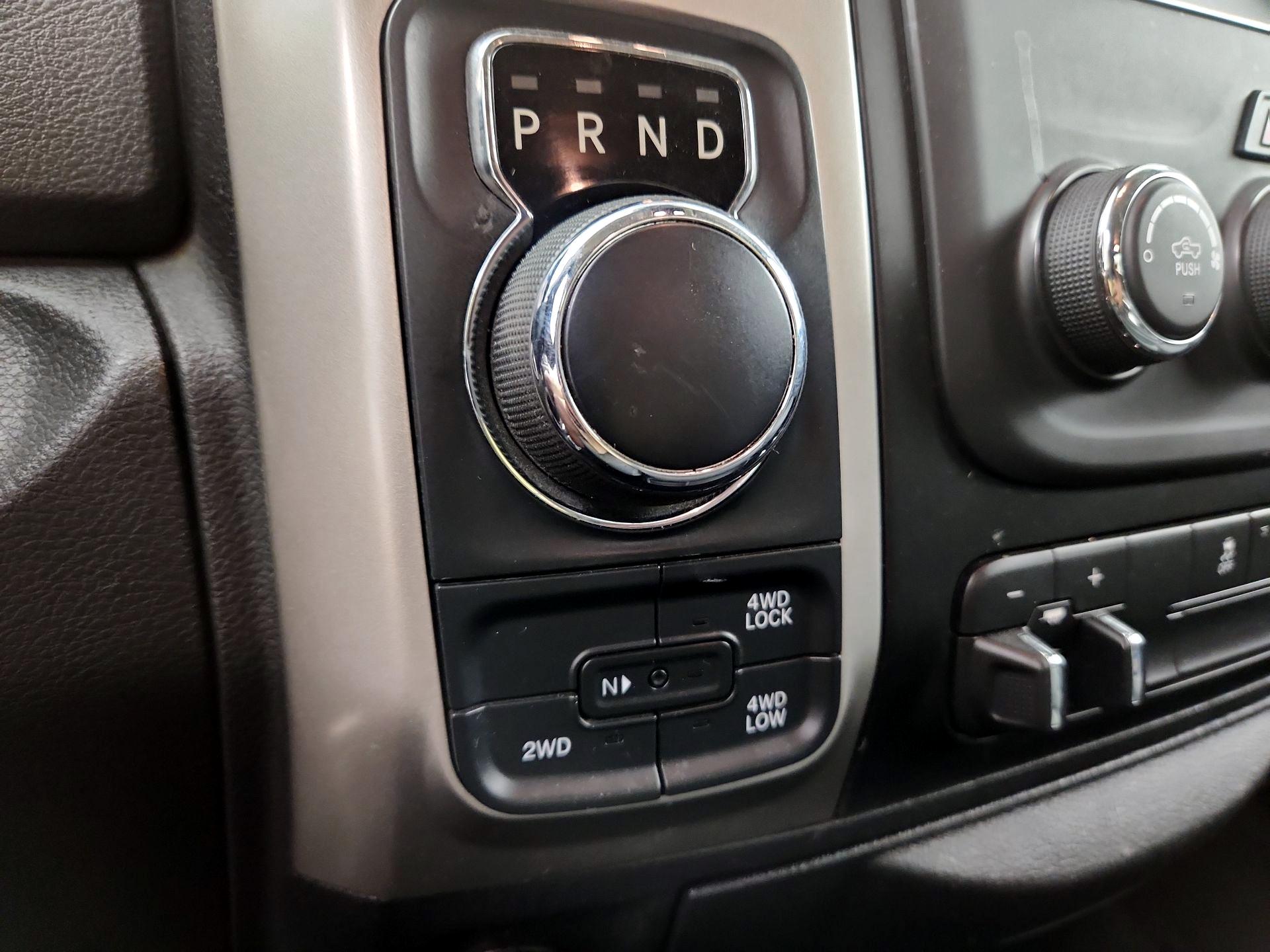 Thumbnail: 2019 RAM 1500 Classic - 17