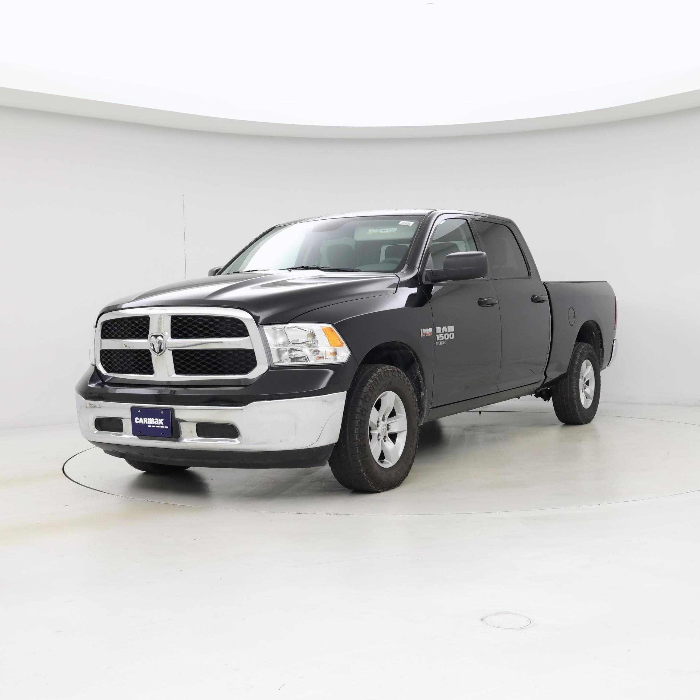 Thumbnail: 2019 RAM 1500 Classic - 4