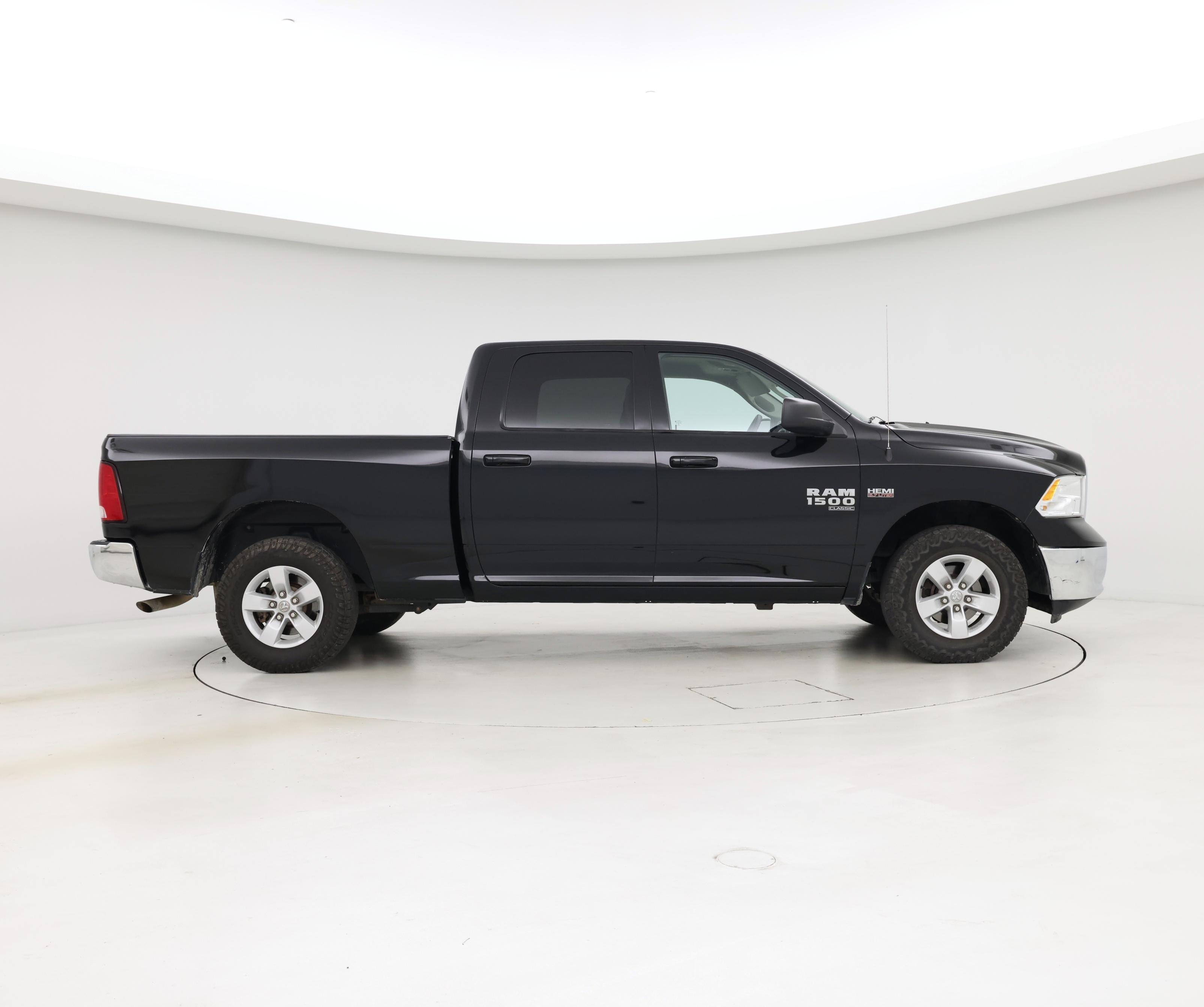 Thumbnail: 2019 RAM 1500 Classic - 7