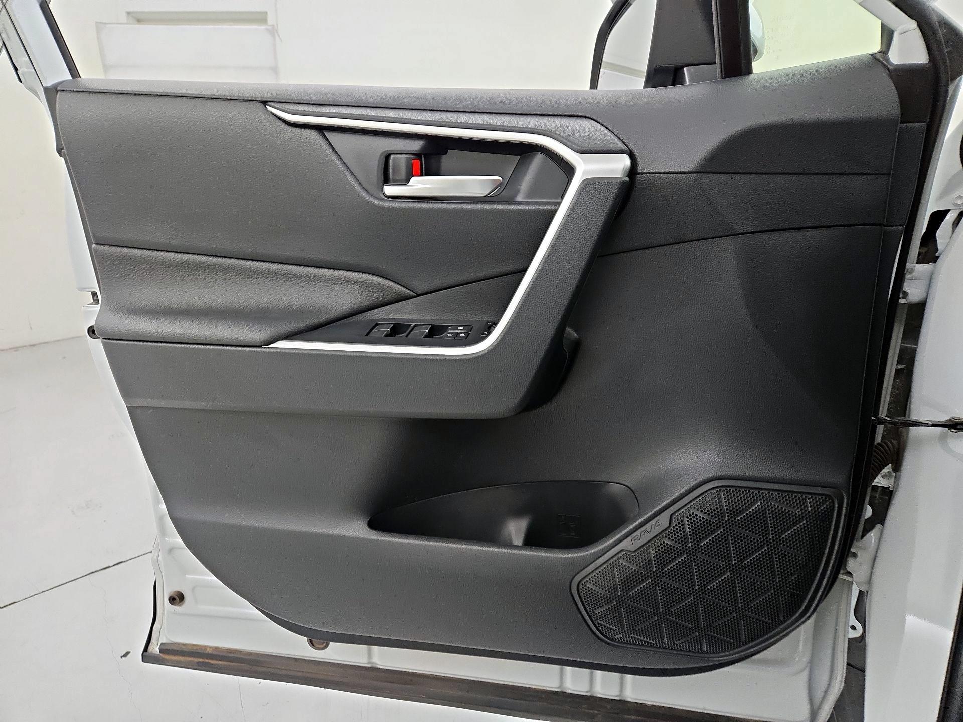 Thumbnail: 2023 Toyota RAV4 - 12