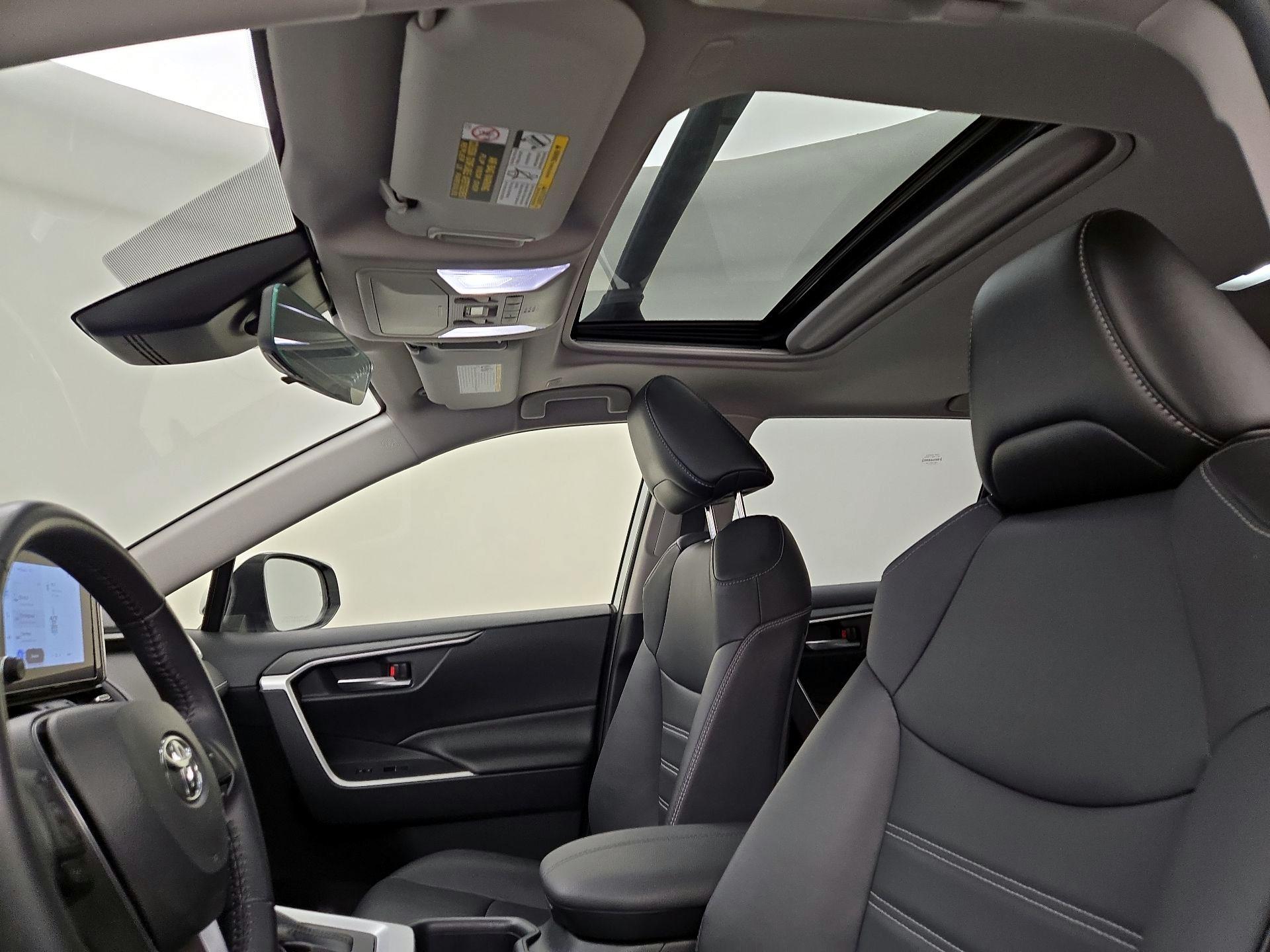 Thumbnail: 2023 Toyota RAV4 - 19