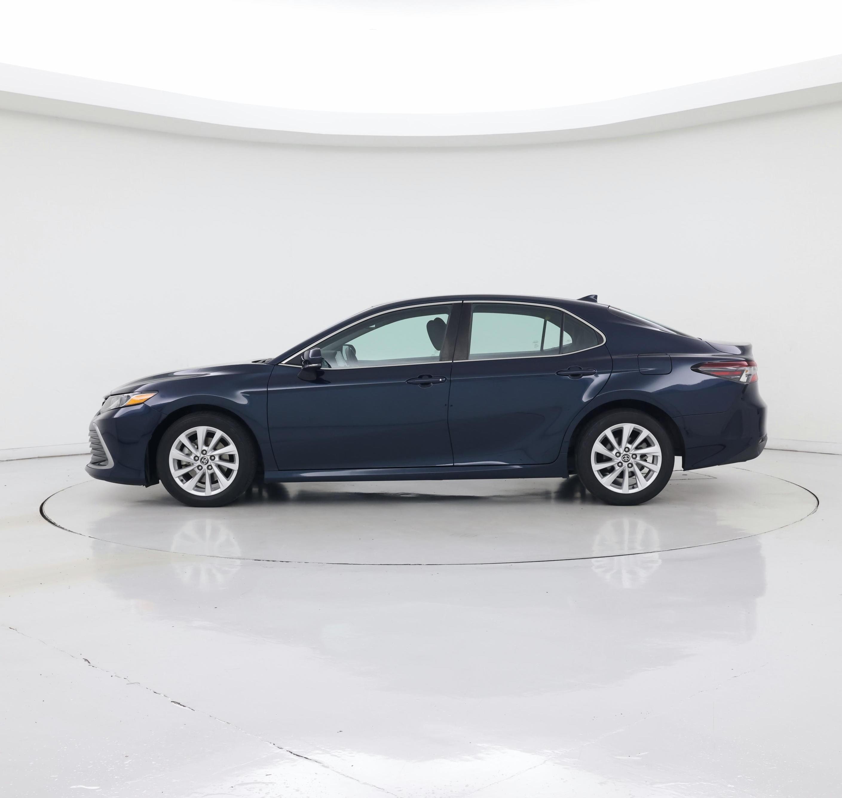 Thumbnail: 2021 Toyota Camry - 3