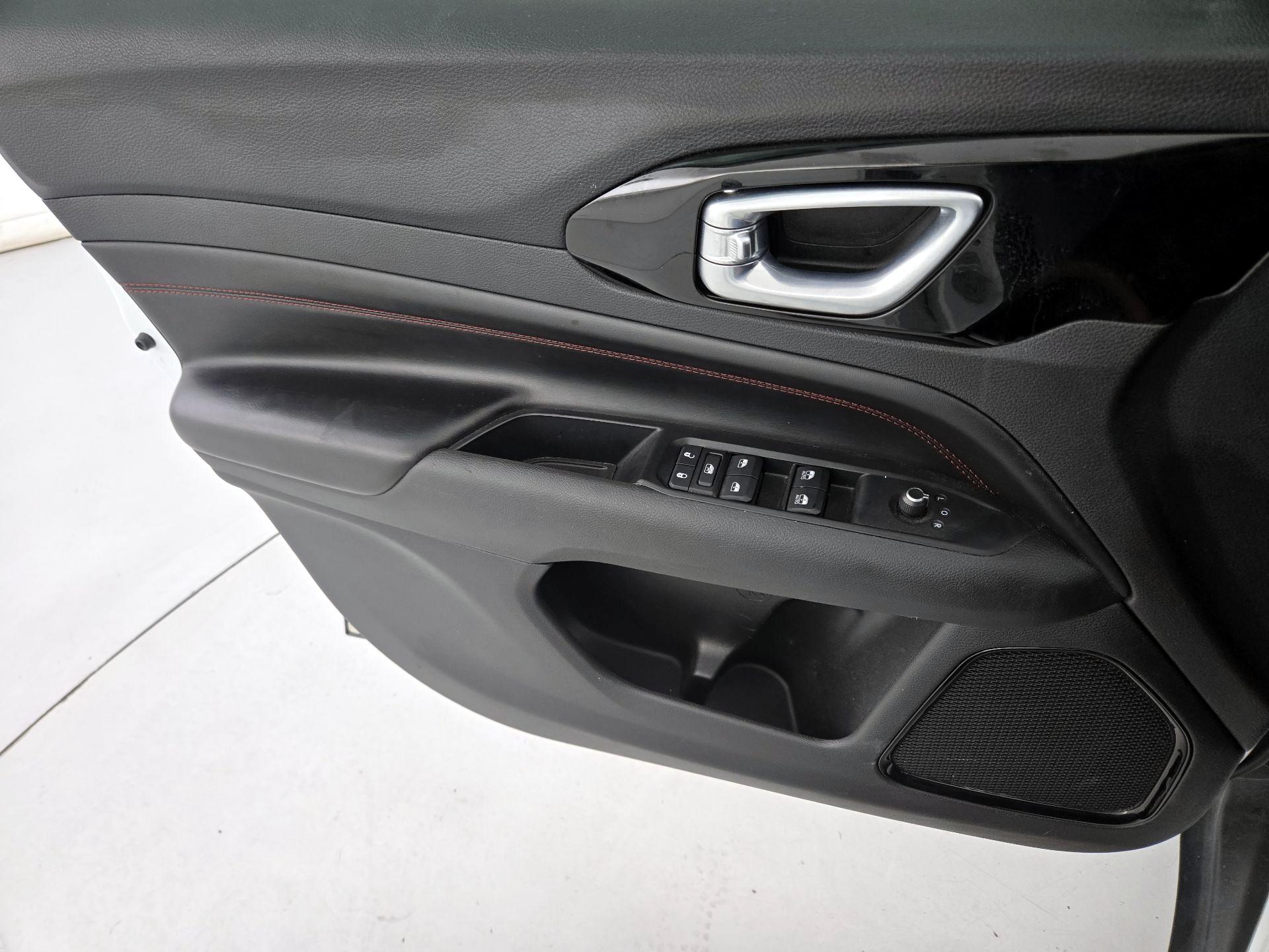 Thumbnail: 2022 Jeep Compass - 12