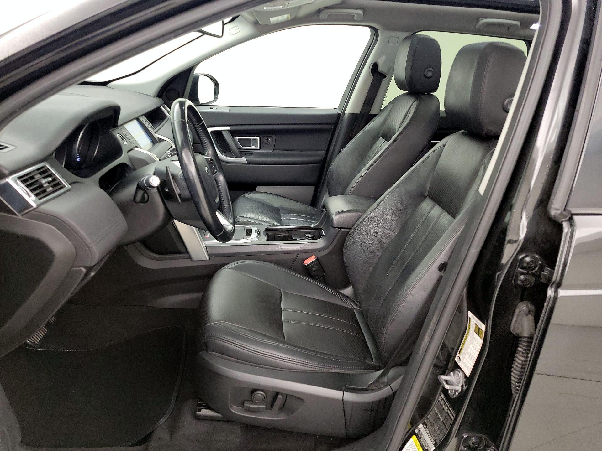 Thumbnail: 2016 Land Rover Discovery Sport - 11
