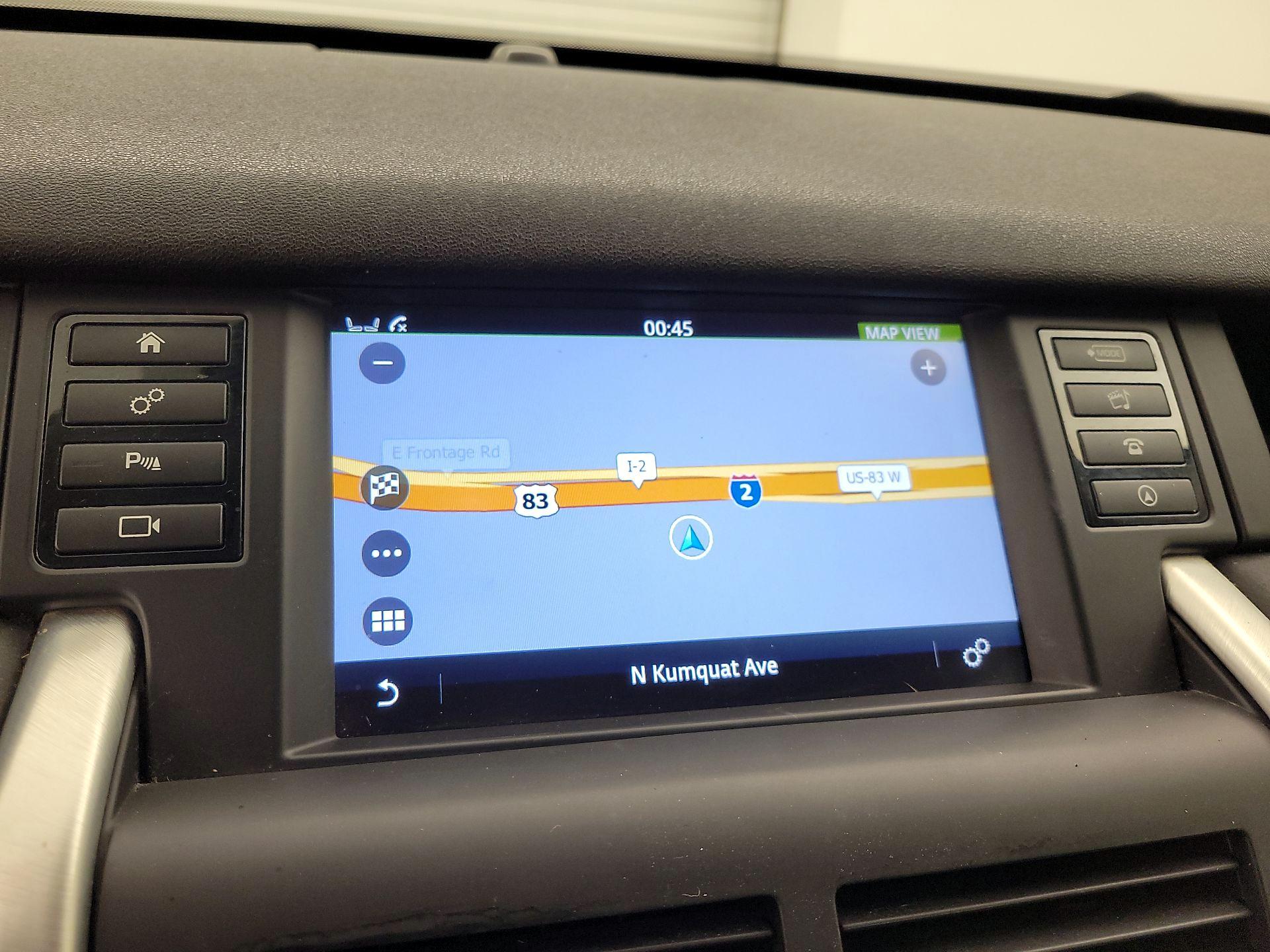 Thumbnail: 2016 Land Rover Discovery Sport - 14