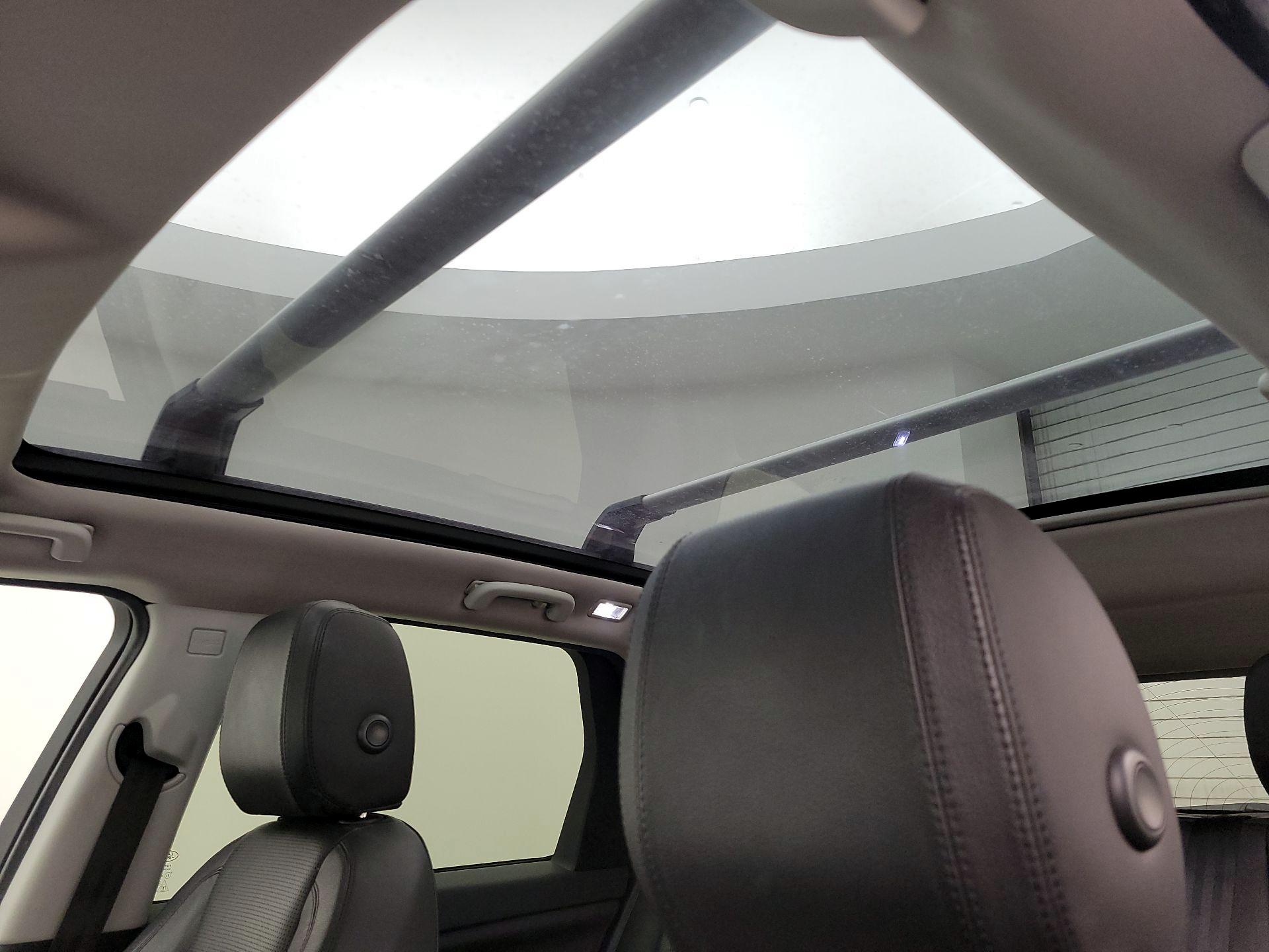 Thumbnail: 2016 Land Rover Discovery Sport - 20