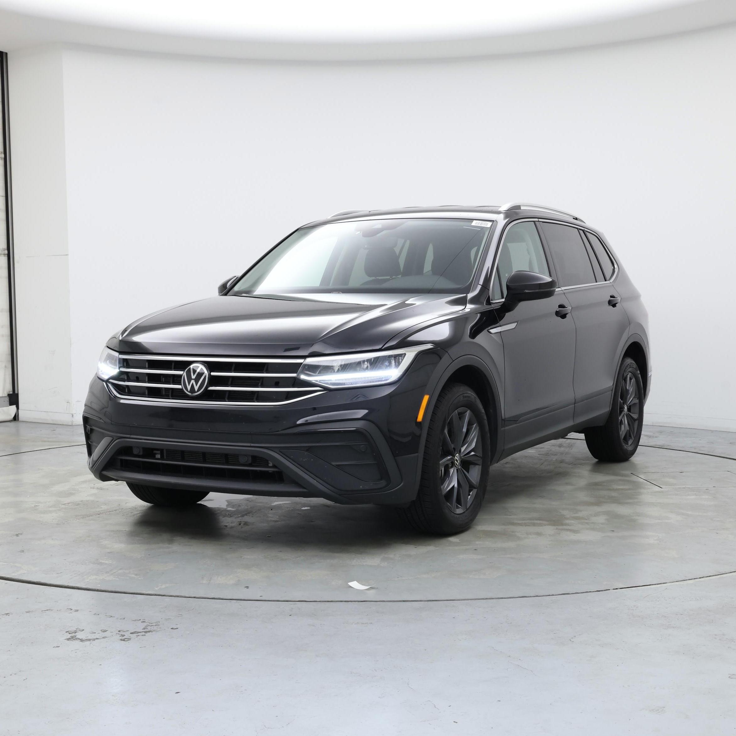 Thumbnail: 2022 Volkswagen Tiguan - 4