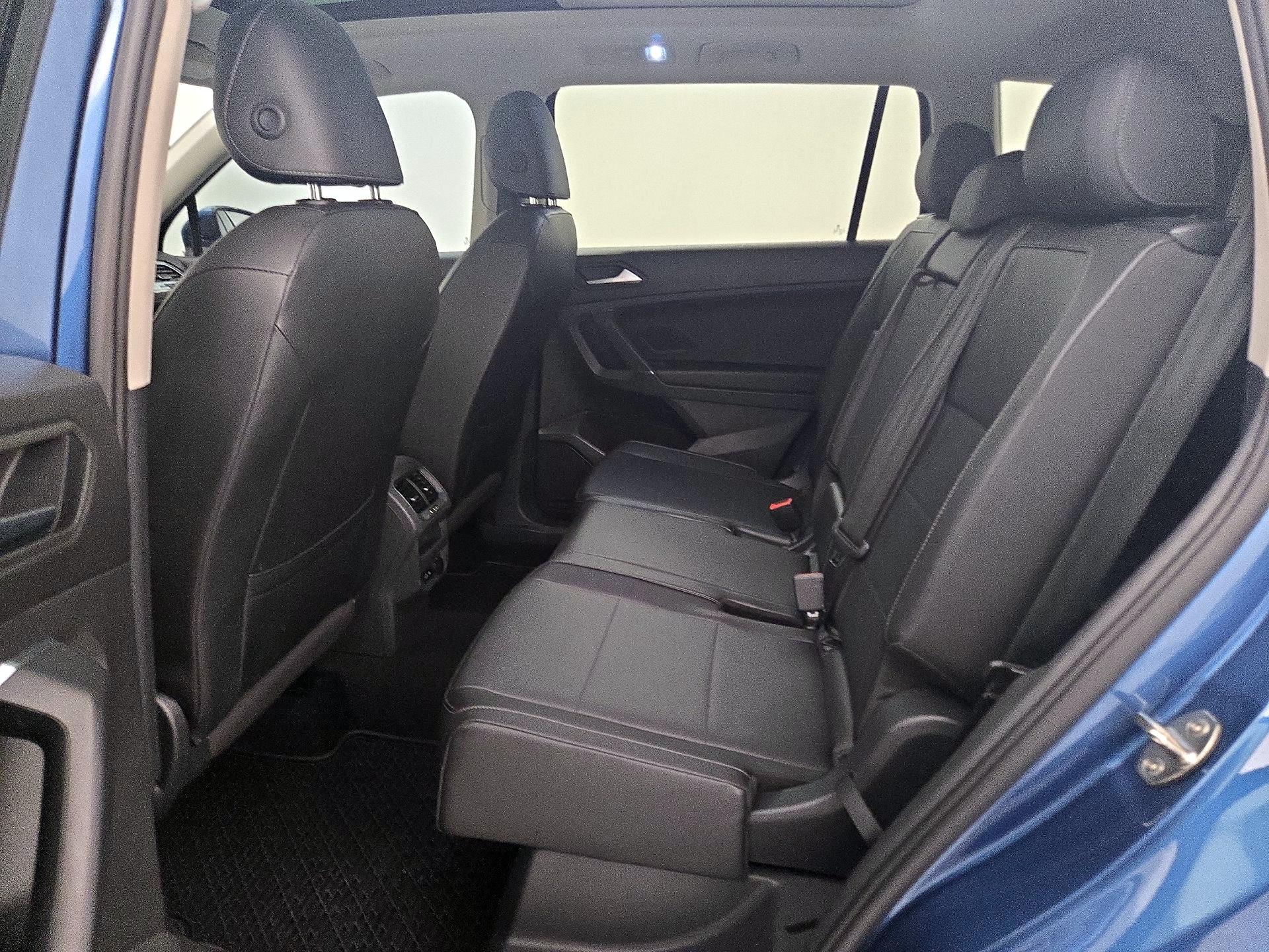 Thumbnail: 2020 Volkswagen Tiguan - 20