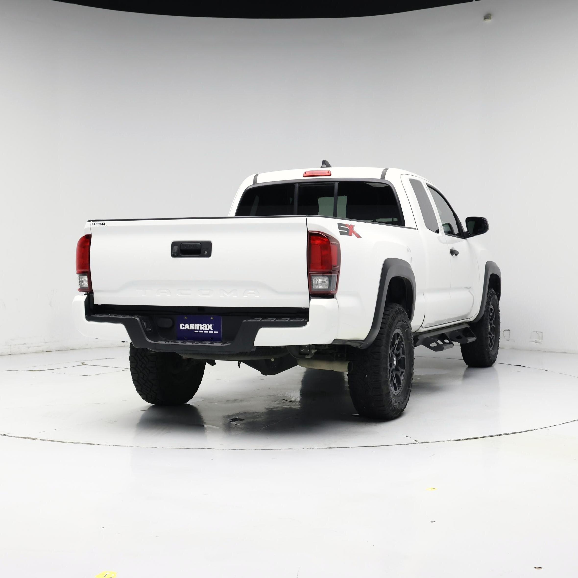 Thumbnail: 2022 Toyota Tacoma - 8
