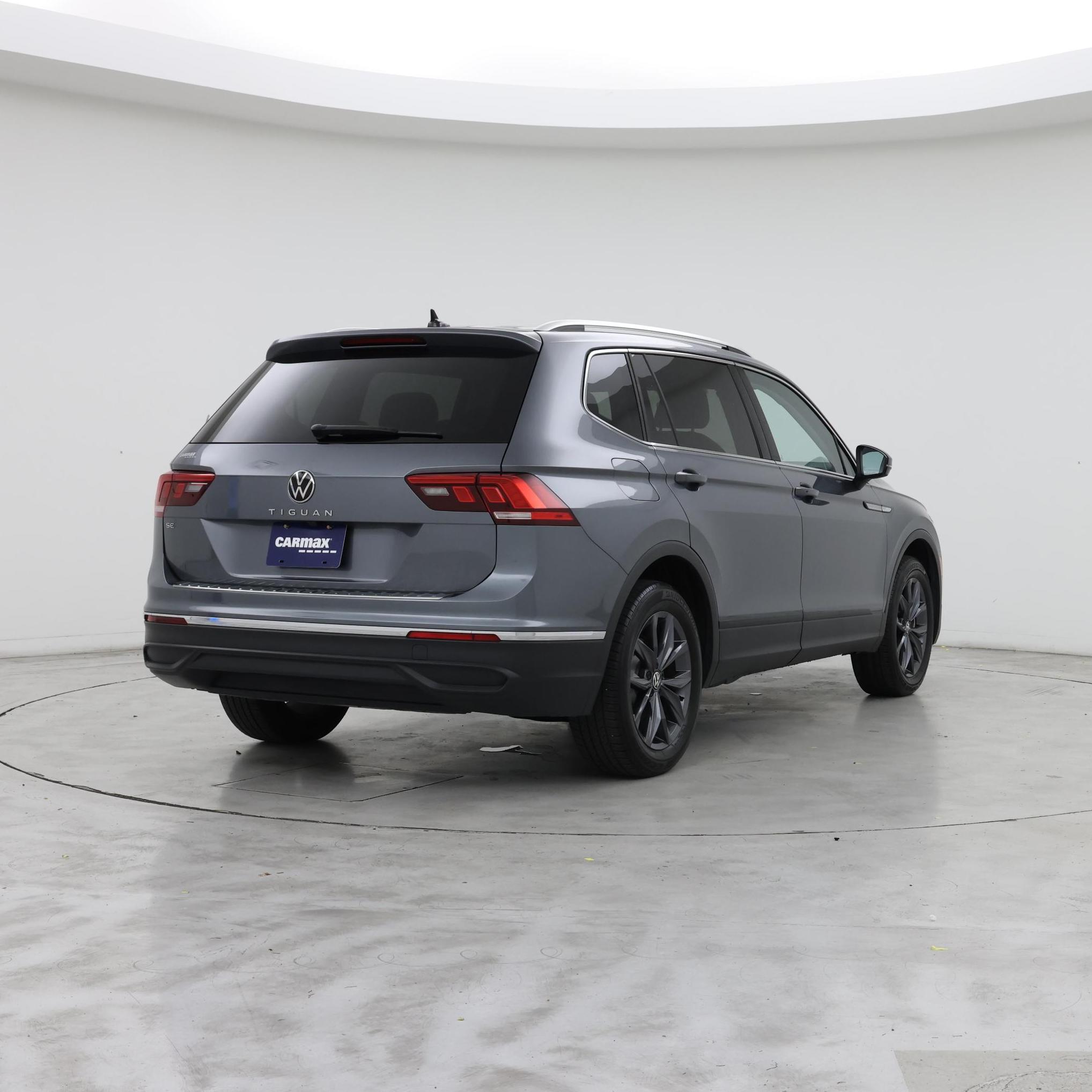 Thumbnail: 2022 Volkswagen Tiguan - 8