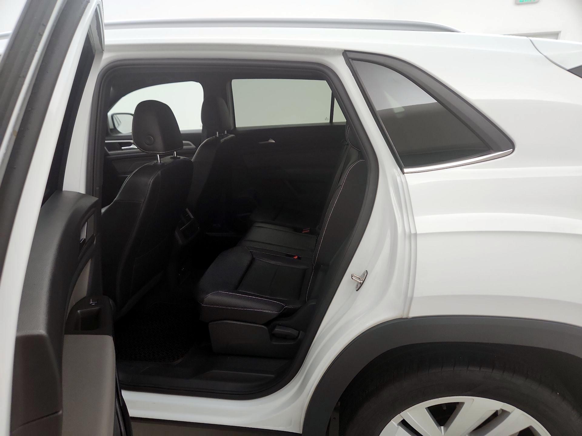 Thumbnail: 2022 Volkswagen Atlas - 19