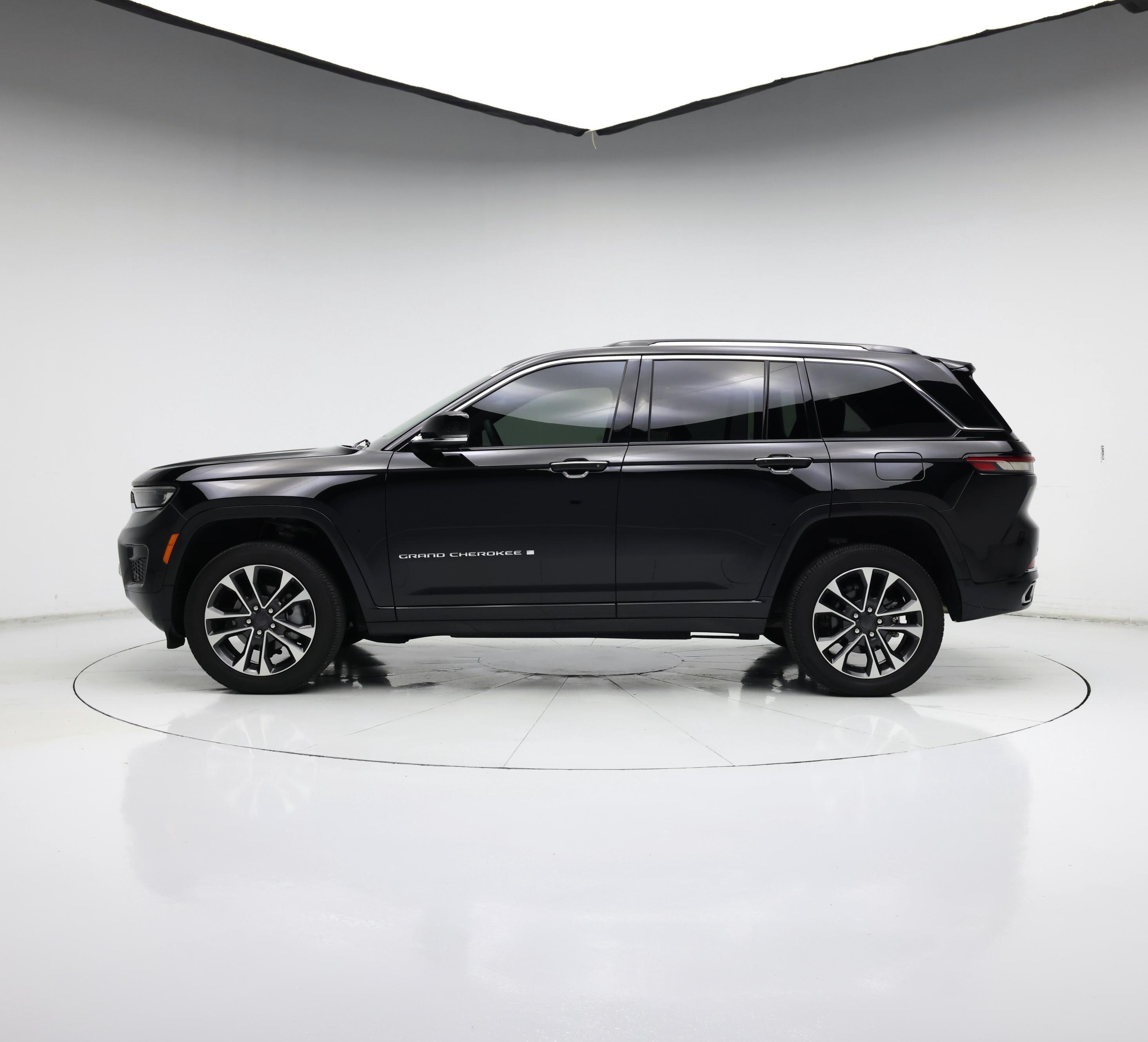 Thumbnail: 2023 Jeep Grand Cherokee - 3