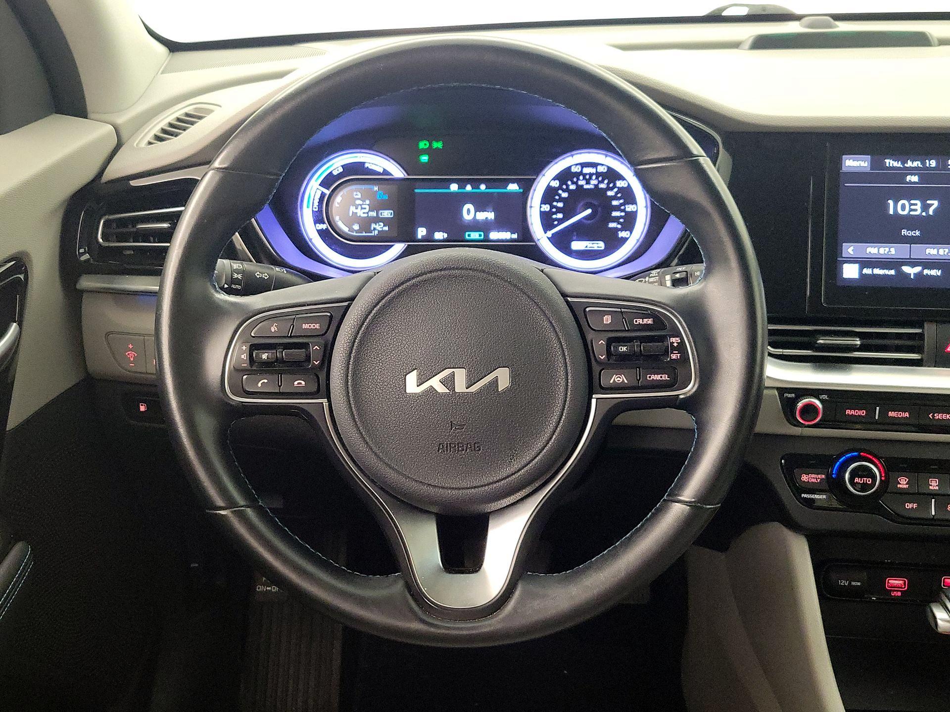 Thumbnail: 2022 Kia Niro - 10